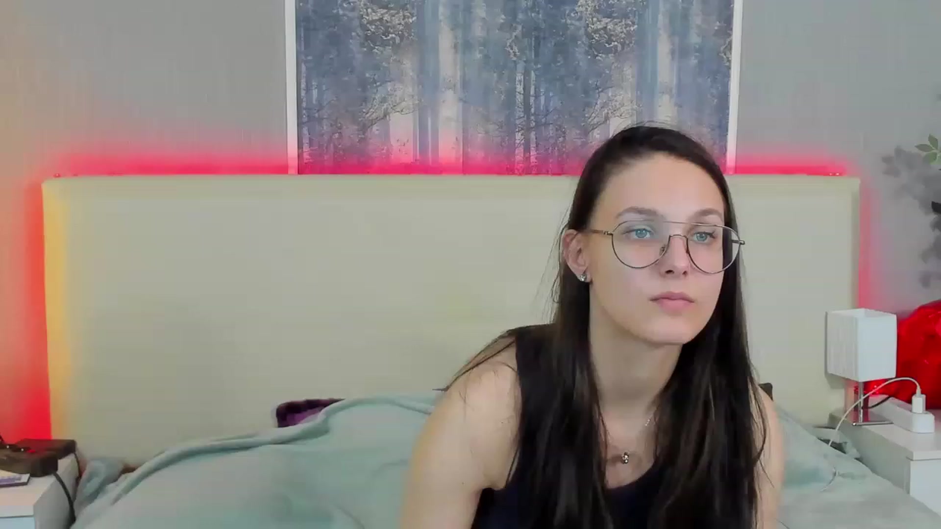 Gallery image thumbnail from JenifferLux's myfreecams stream on, 05/14/2023, 17:23 image 17 of 20