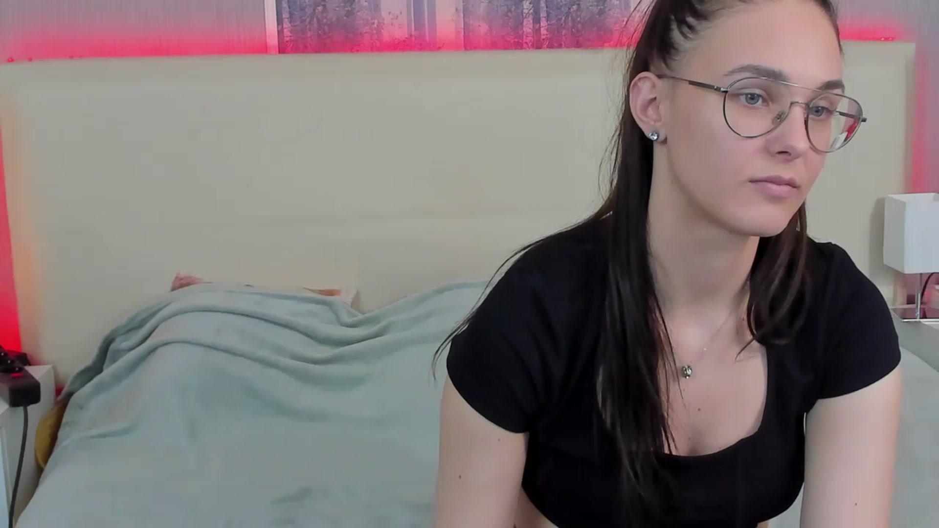 Gallery image thumbnail from JenifferLux's myfreecams stream on, 05/20/2023, 16:56 image 14 of 20