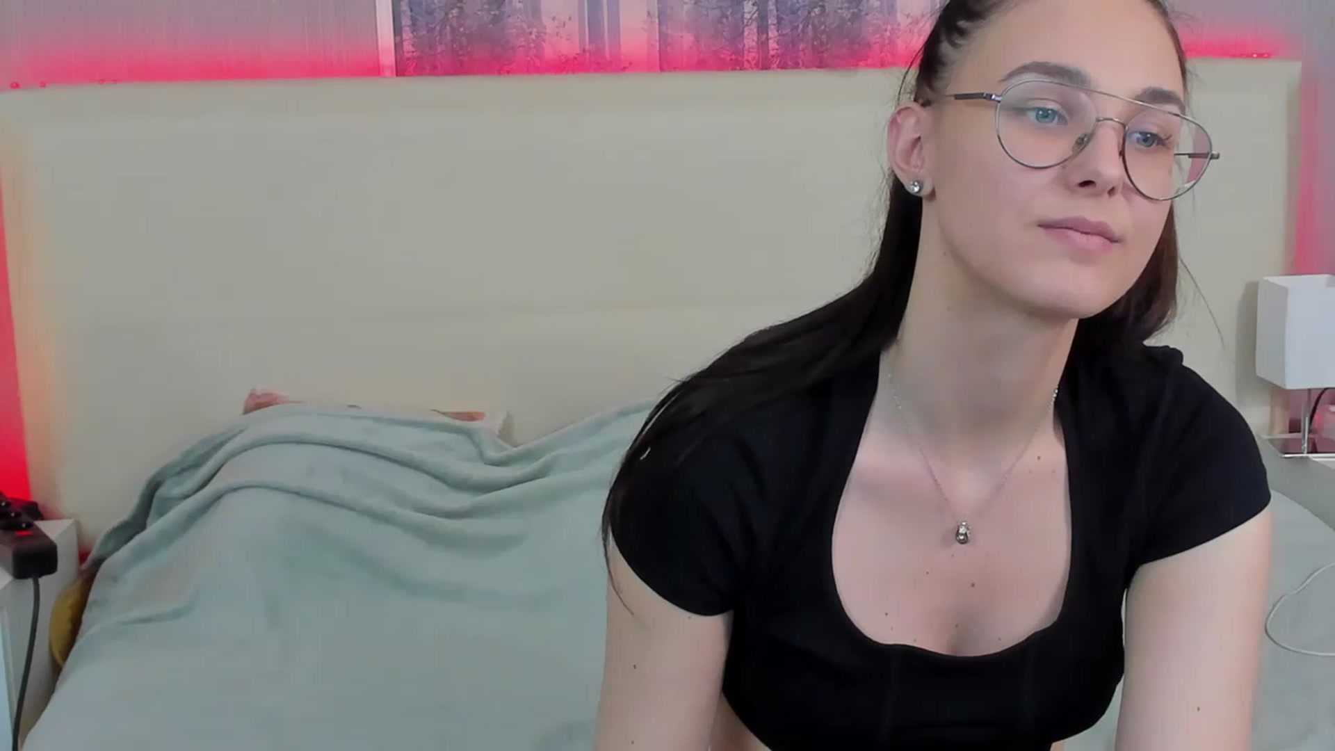 Gallery image thumbnail from JenifferLux's myfreecams stream on, 05/20/2023, 16:56 image 7 of 20
