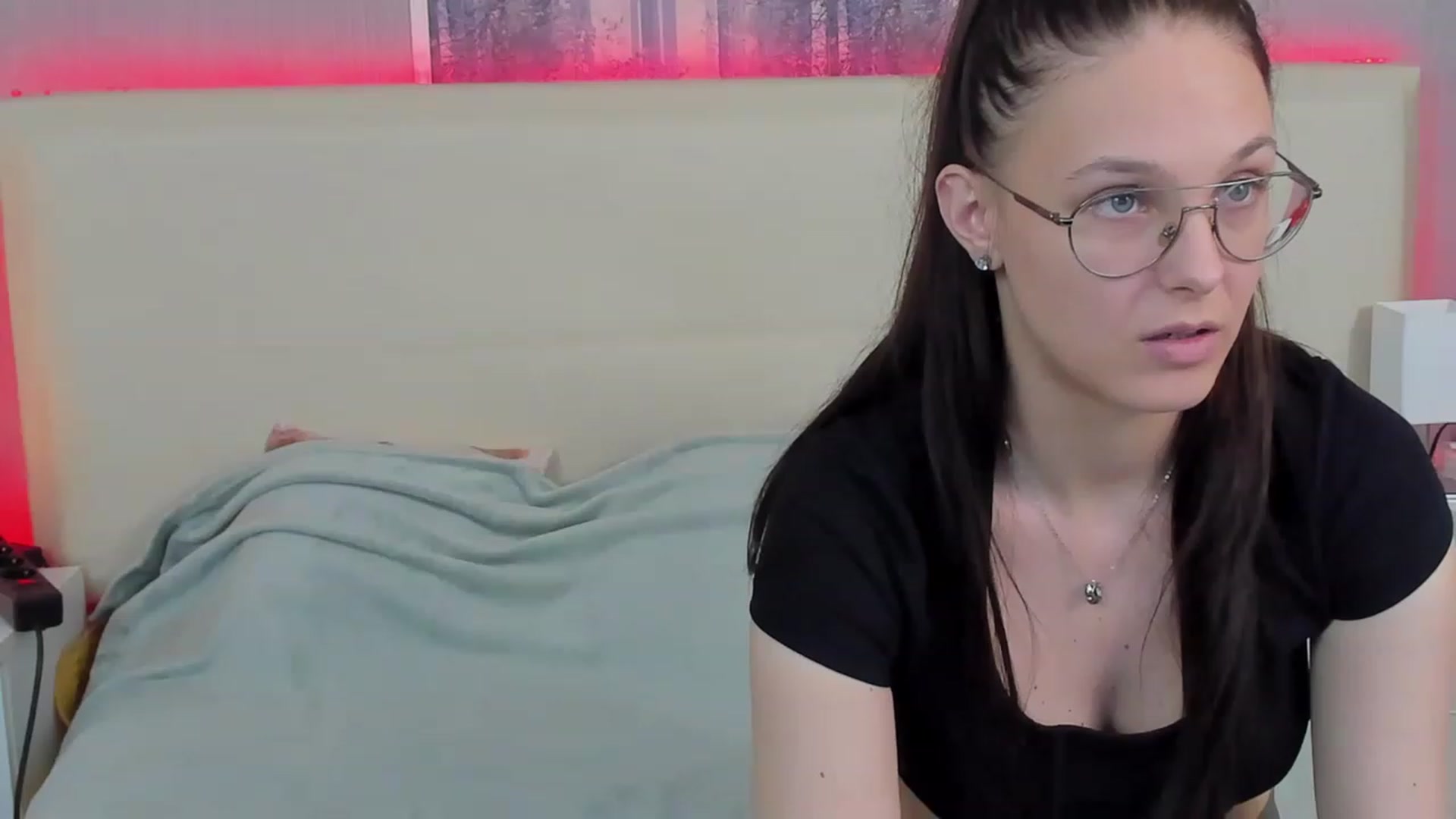 Gallery image thumbnail from JenifferLux's myfreecams stream on, 05/20/2023, 16:56 image 5 of 20