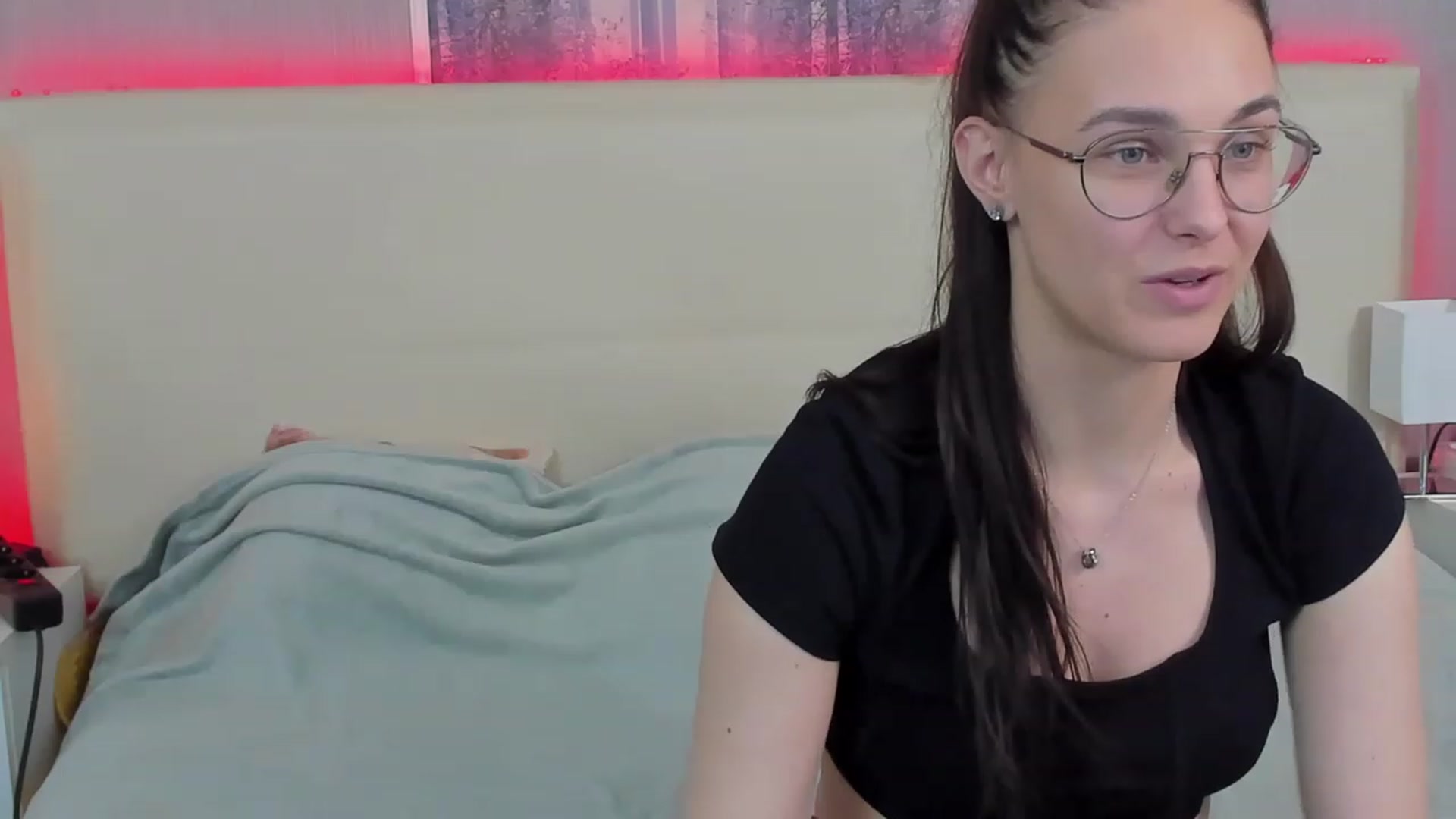 Gallery image thumbnail from JenifferLux's myfreecams stream on, 05/20/2023, 16:56 image 11 of 20