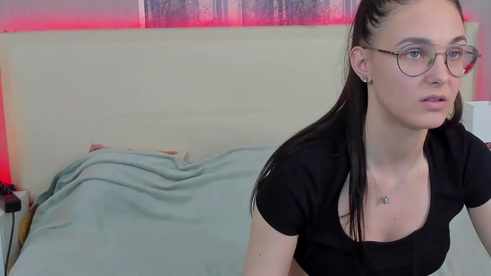 Gallery image thumbnail from JenifferLux's myfreecams stream on, 05/20/2023, 16:56 image 10 of 20