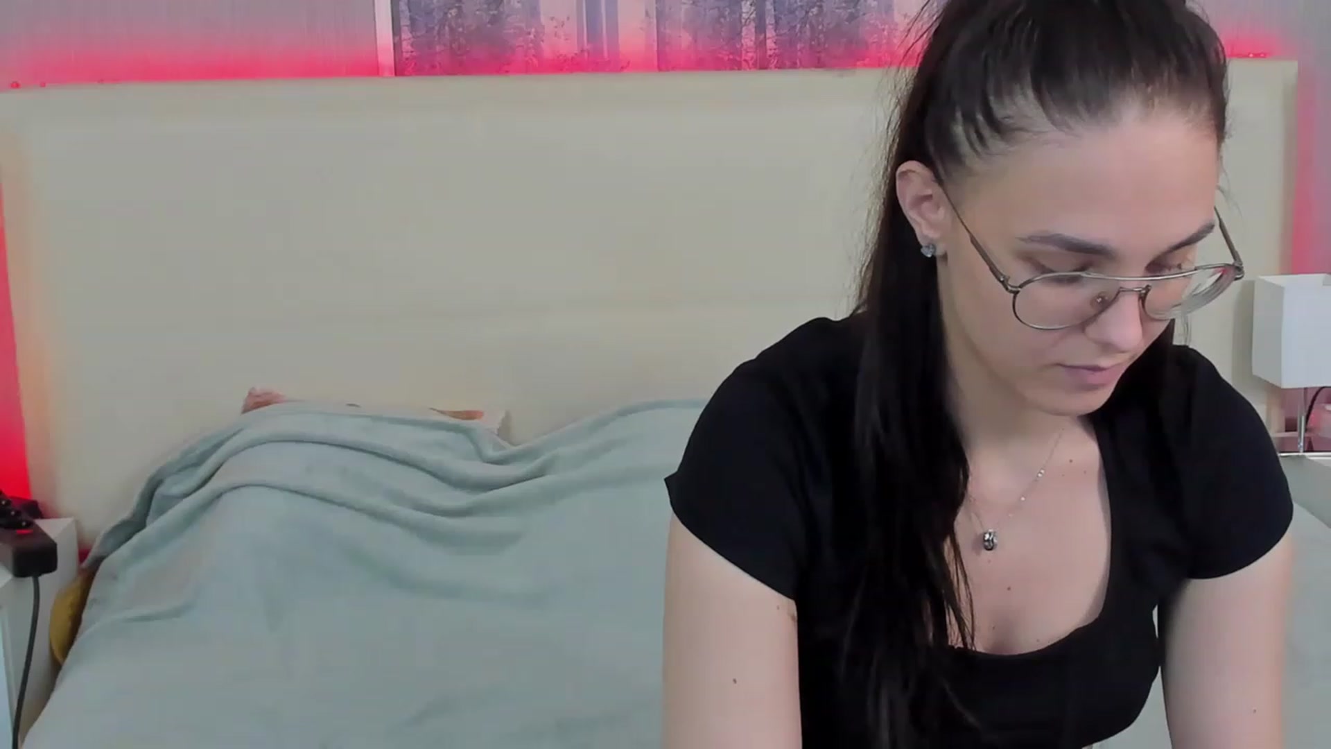Gallery image thumbnail from JenifferLux's myfreecams stream on, 05/20/2023, 16:56 image 12 of 20