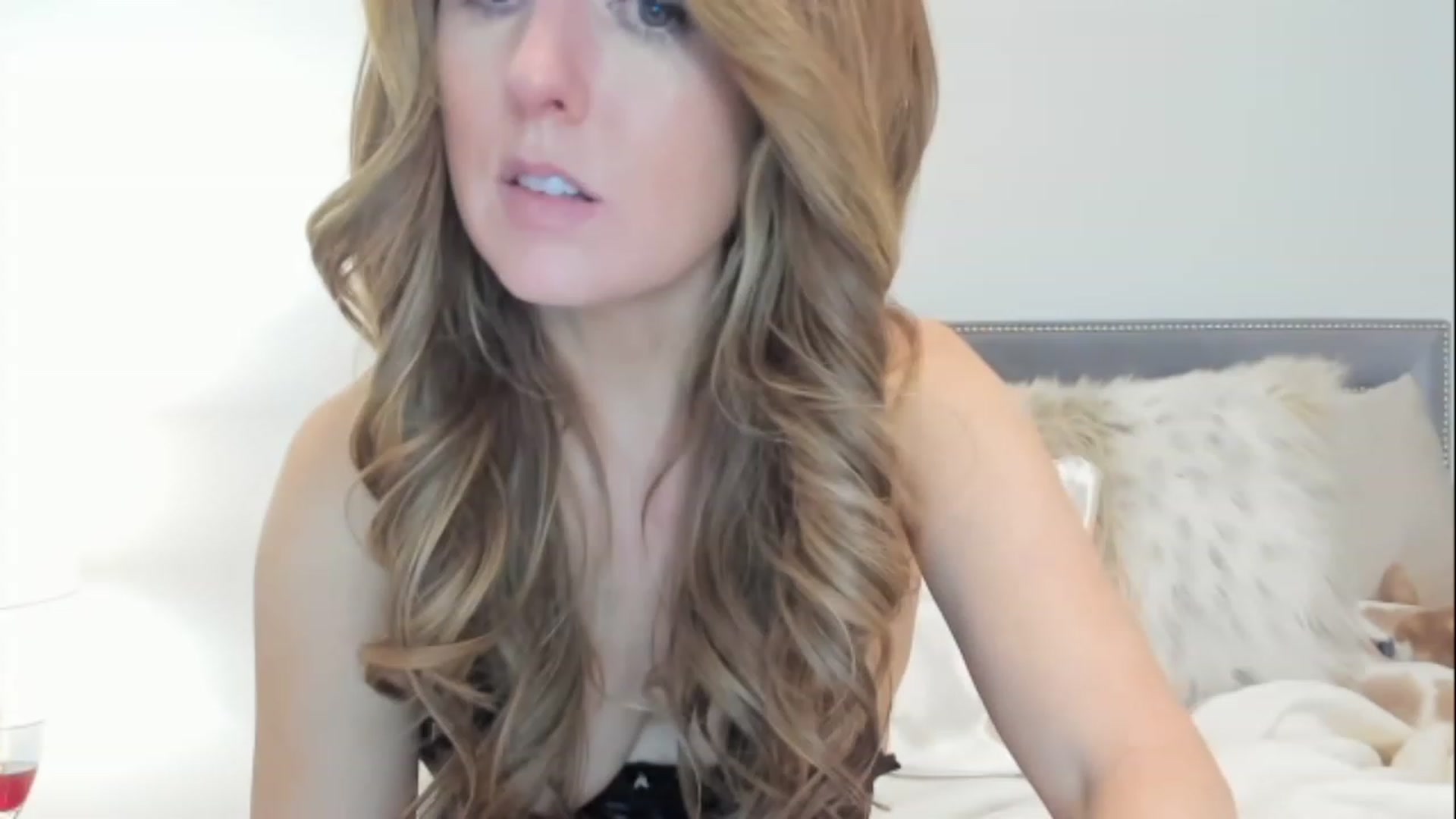 Gallery image thumbnail from Jenn_Kiss's myfreecams stream on, 11/15/2022, 07:15 image 19 of 20