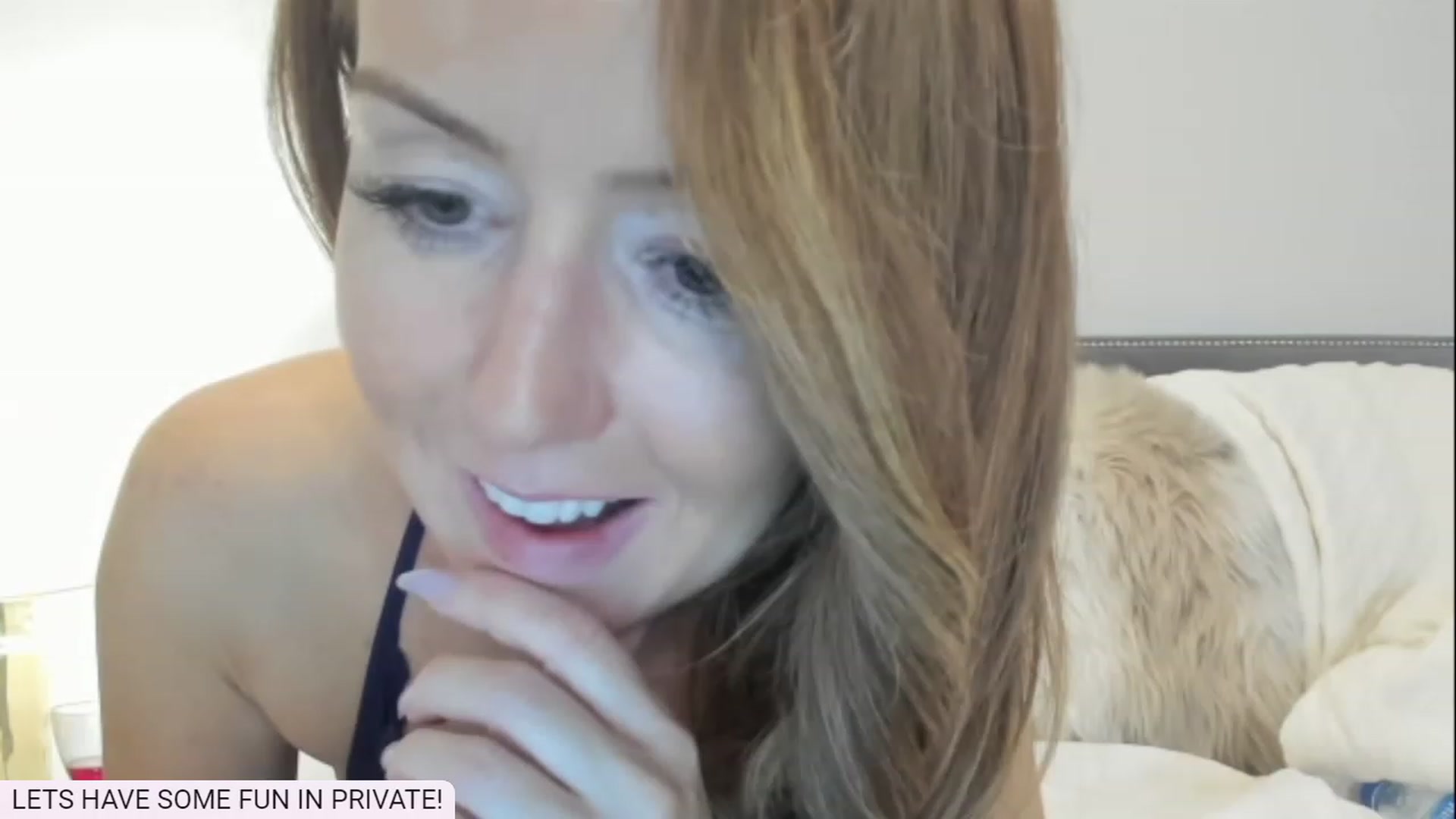Gallery image thumbnail from Jenn_Kiss's myfreecams stream on, 11/23/2022, 07:18 image 1 of 20