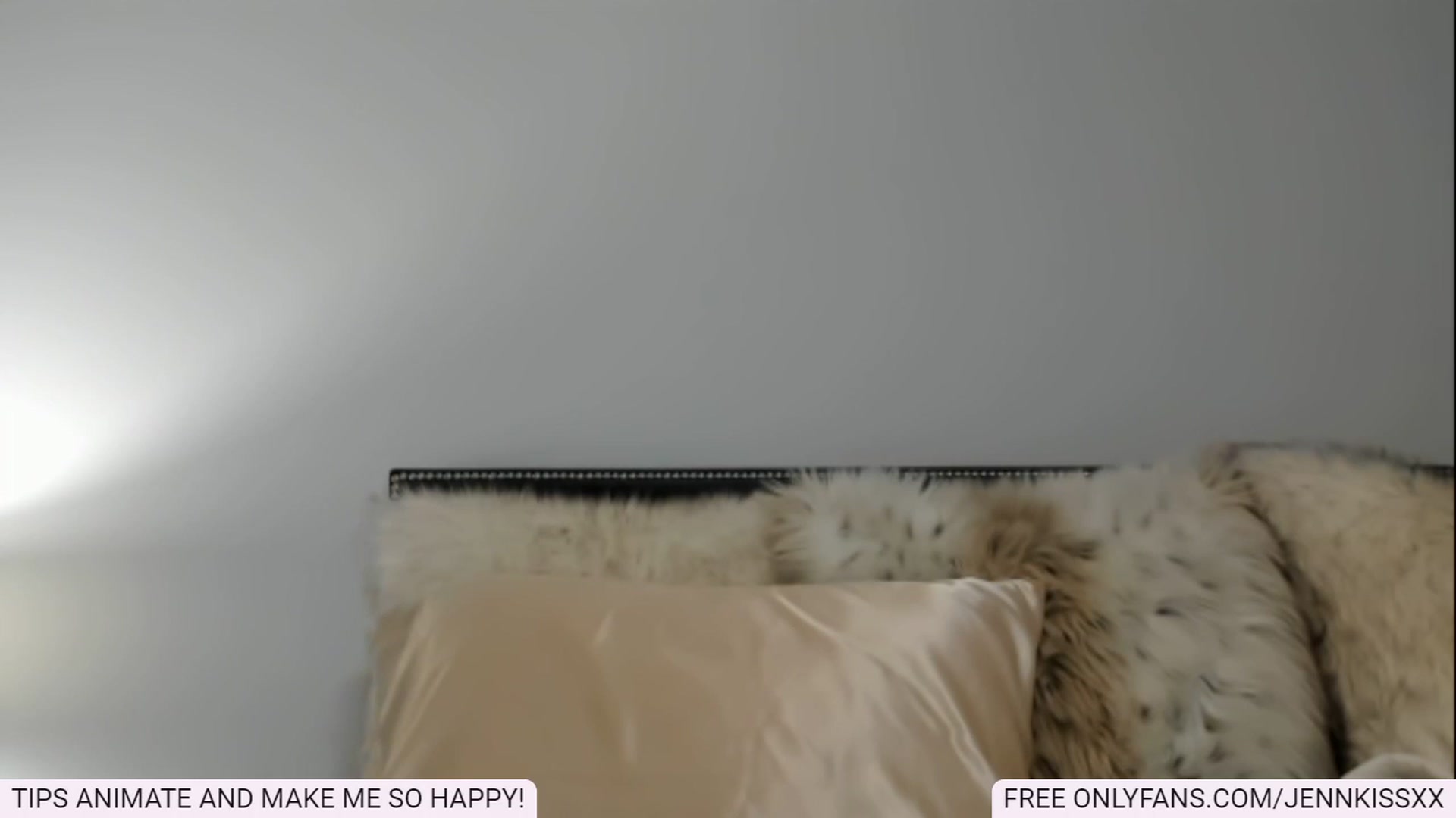 Gallery image thumbnail from Jenn_Kiss's myfreecams stream on, 12/12/2022, 06:53 image 1 of 20