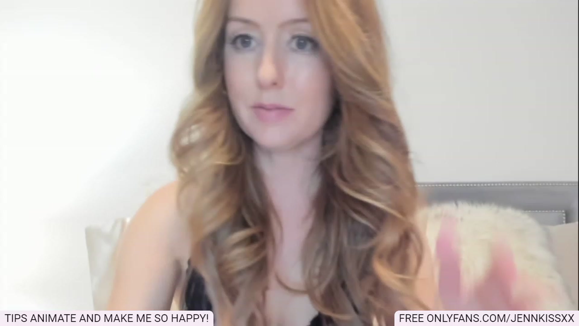 Gallery image thumbnail from Jenn_Kiss's myfreecams stream on, 12/12/2022, 07:33 image 2 of 20