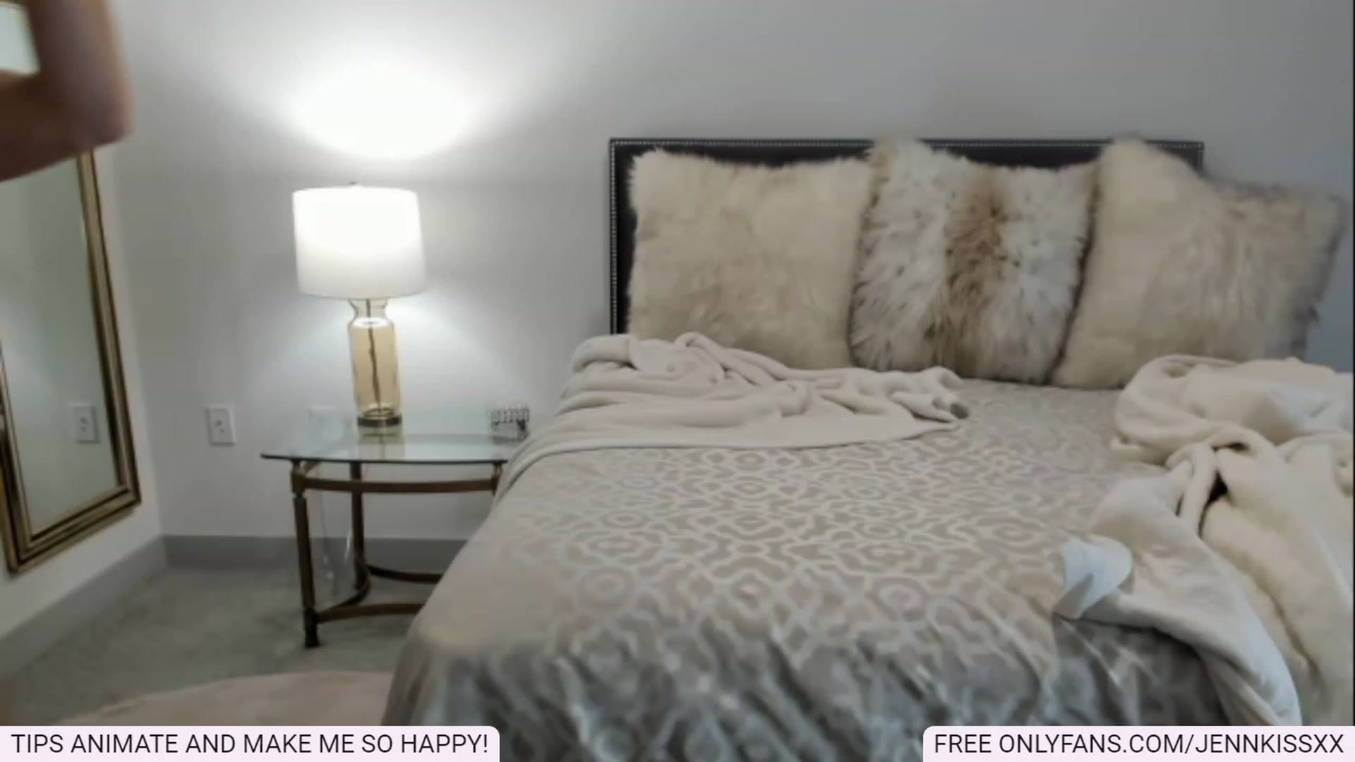 Gallery image thumbnail from Jenn_Kiss's myfreecams stream on, 12/21/2022, 03:20 image 5 of 20