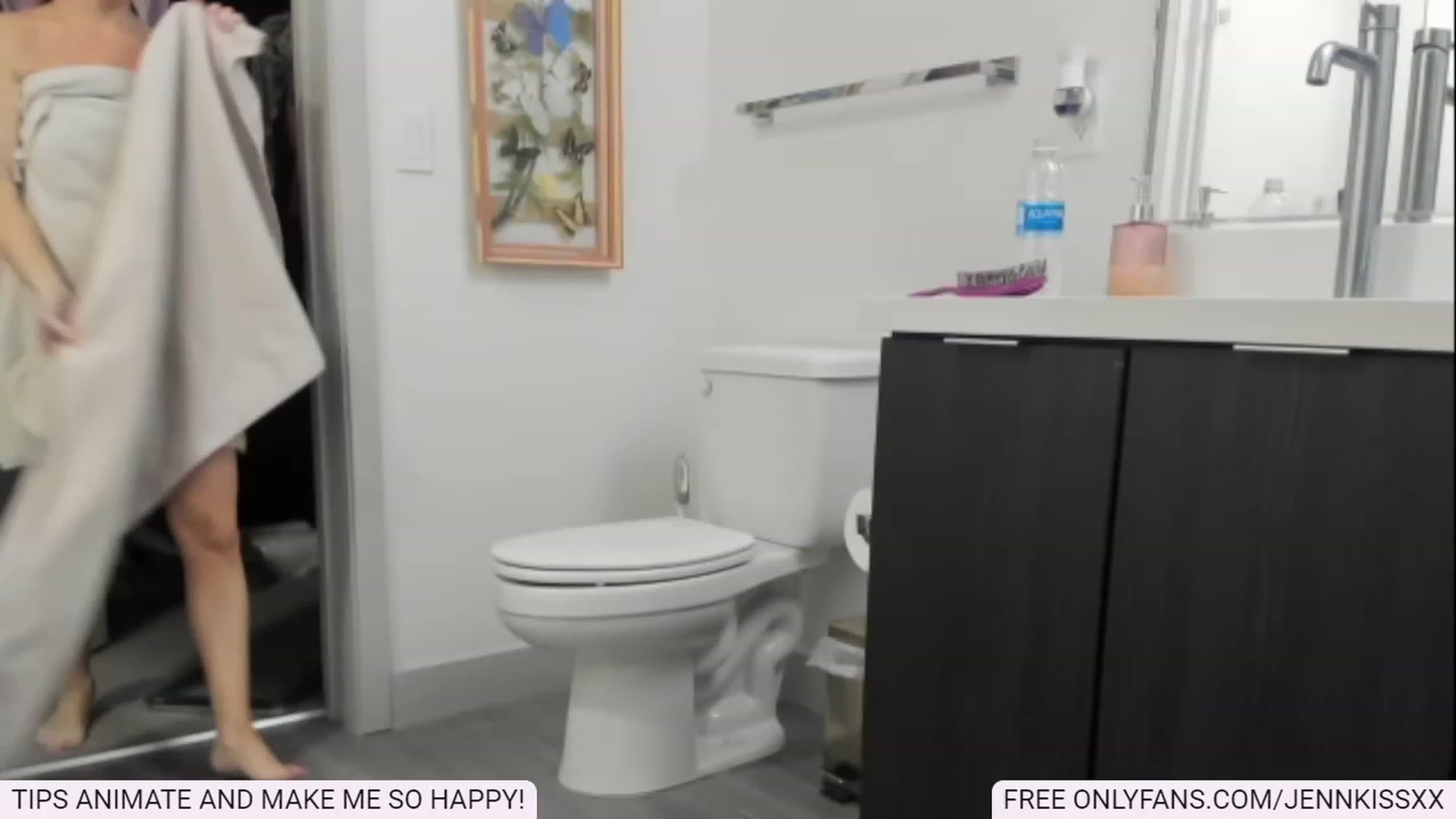 Gallery image thumbnail from Jenn_Kiss's myfreecams stream on, 12/21/2022, 23:00 image 5 of 20