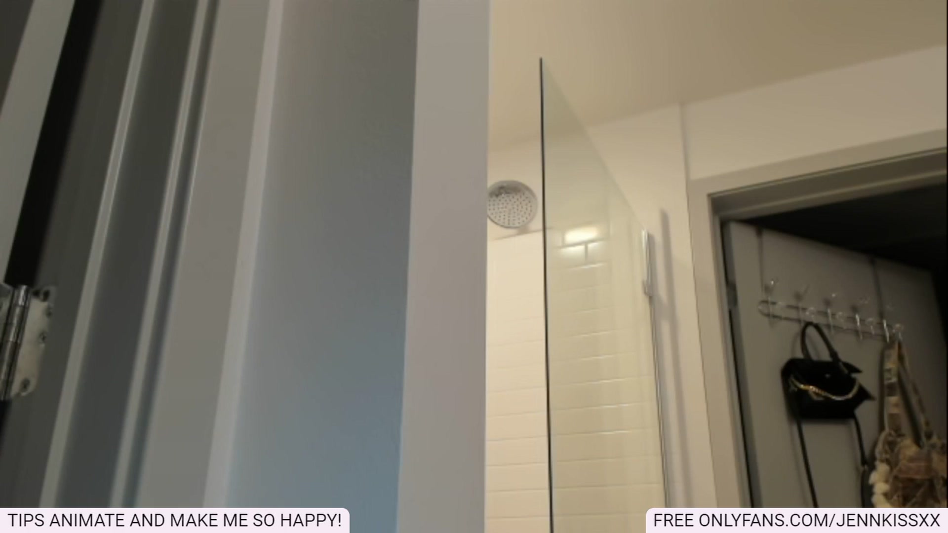 Gallery image thumbnail from Jenn_Kiss's myfreecams stream on, 12/21/2022, 23:00 image 15 of 20