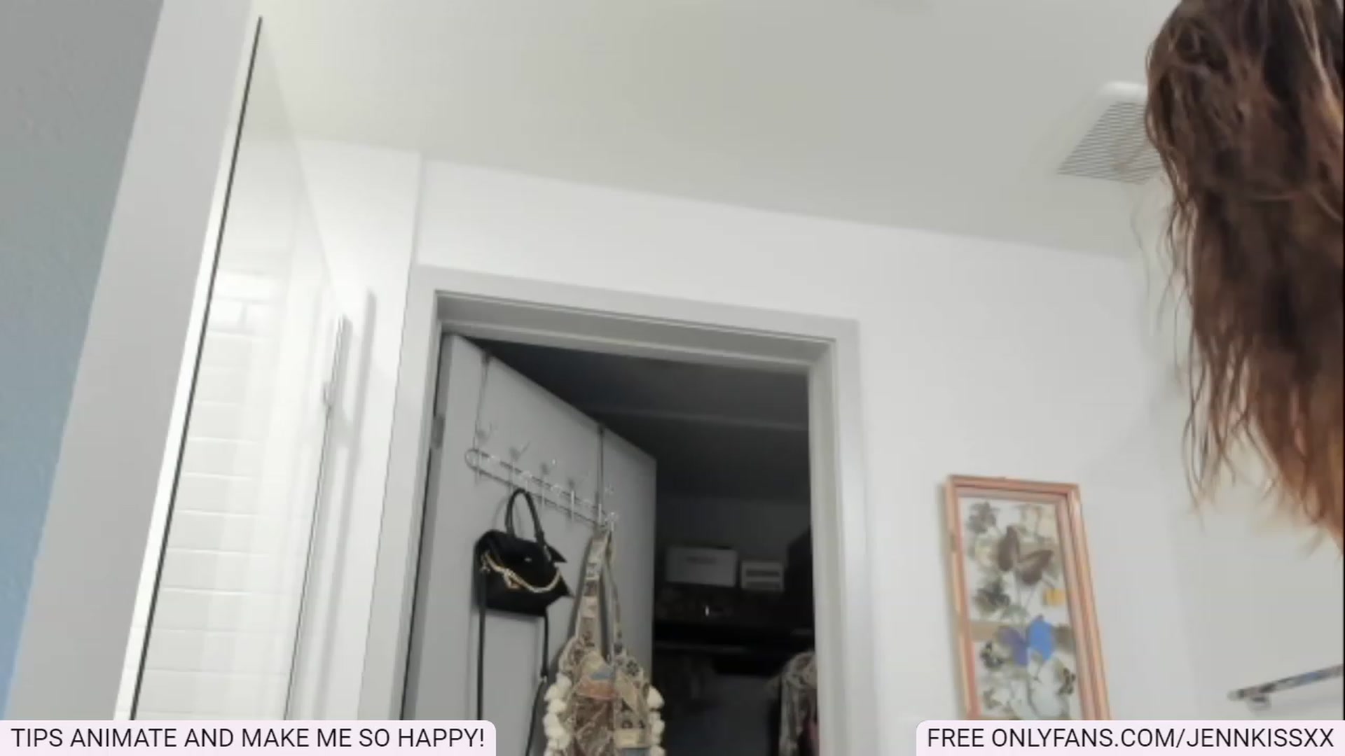 Gallery image thumbnail from Jenn_Kiss's myfreecams stream on, 12/21/2022, 23:00 image 8 of 20