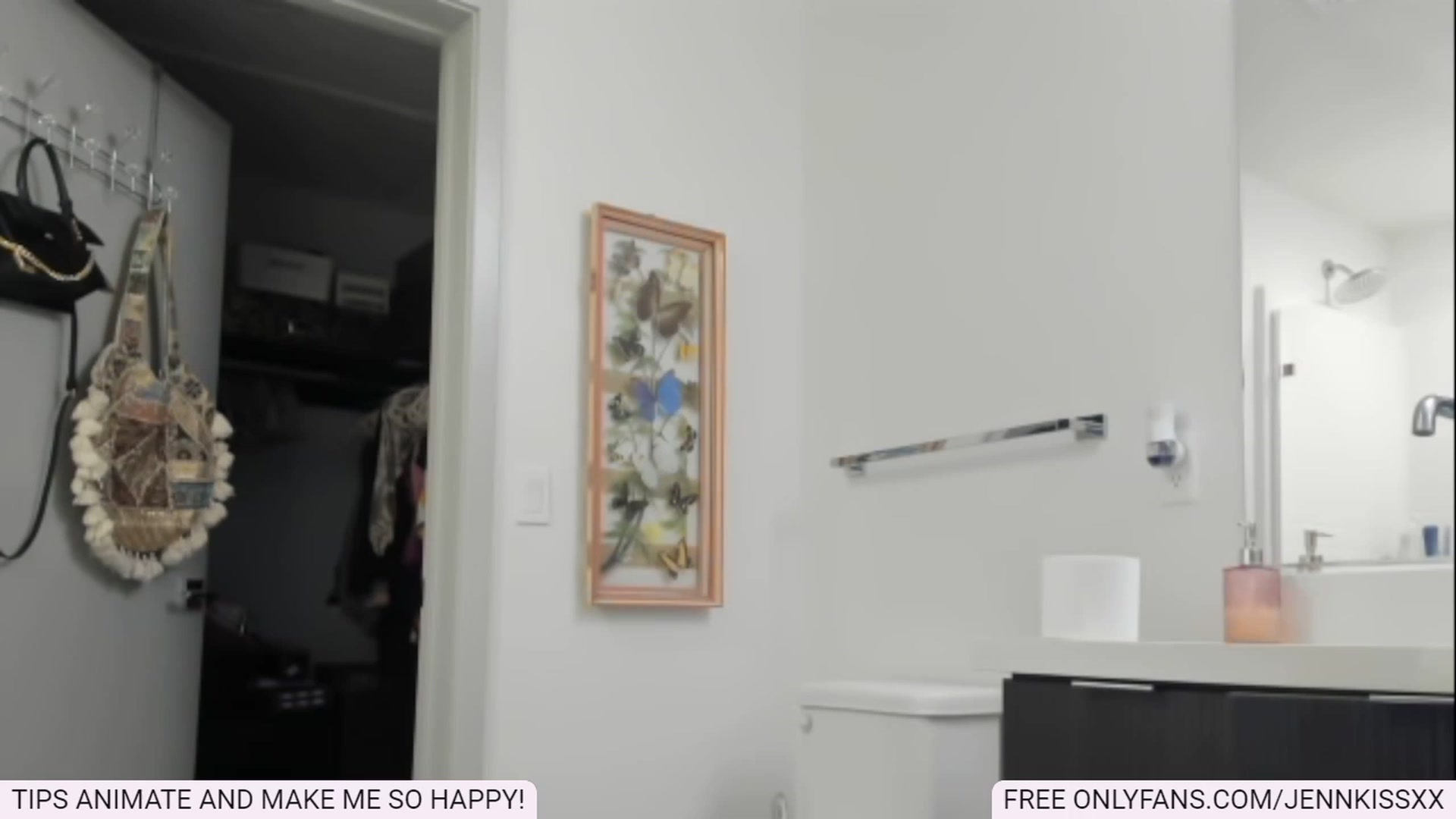 Gallery image thumbnail from Jenn_Kiss's myfreecams stream on, 12/21/2022, 23:00 image 20 of 20