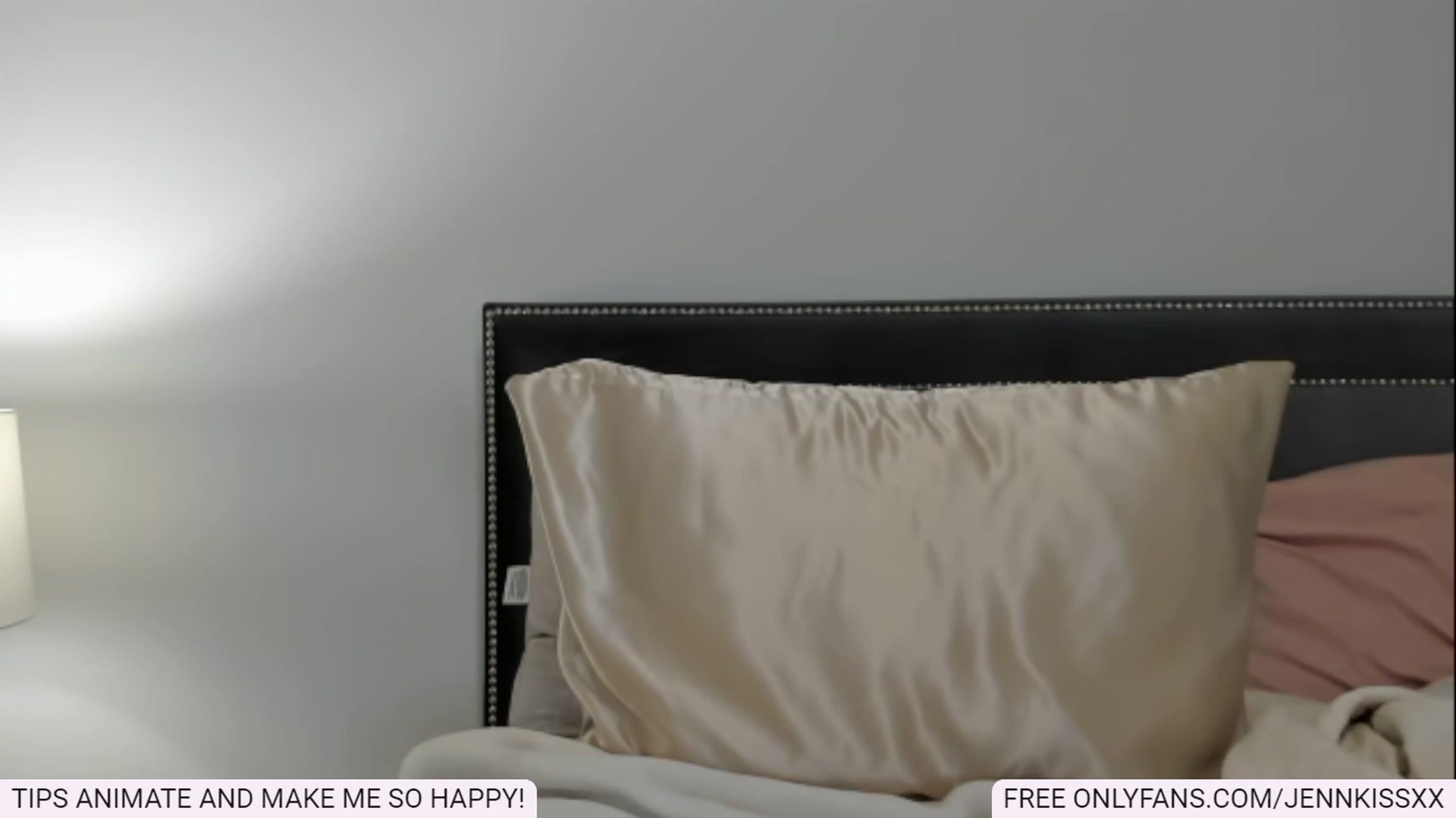 Gallery image thumbnail from Jenn_Kiss's myfreecams stream on, 12/23/2022, 07:58 image 7 of 20
