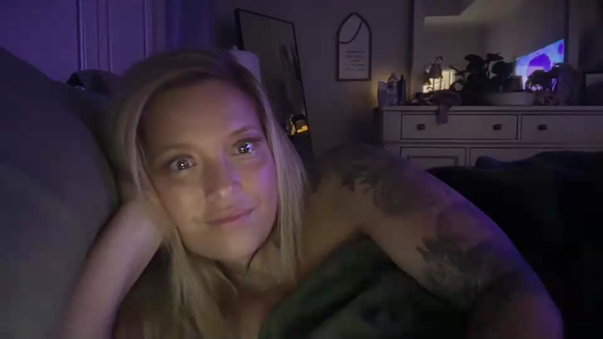 Gallery image thumbnail from JennaLynn784's myfreecams stream on, 07/28/2026, 05:21 image 4 of 20