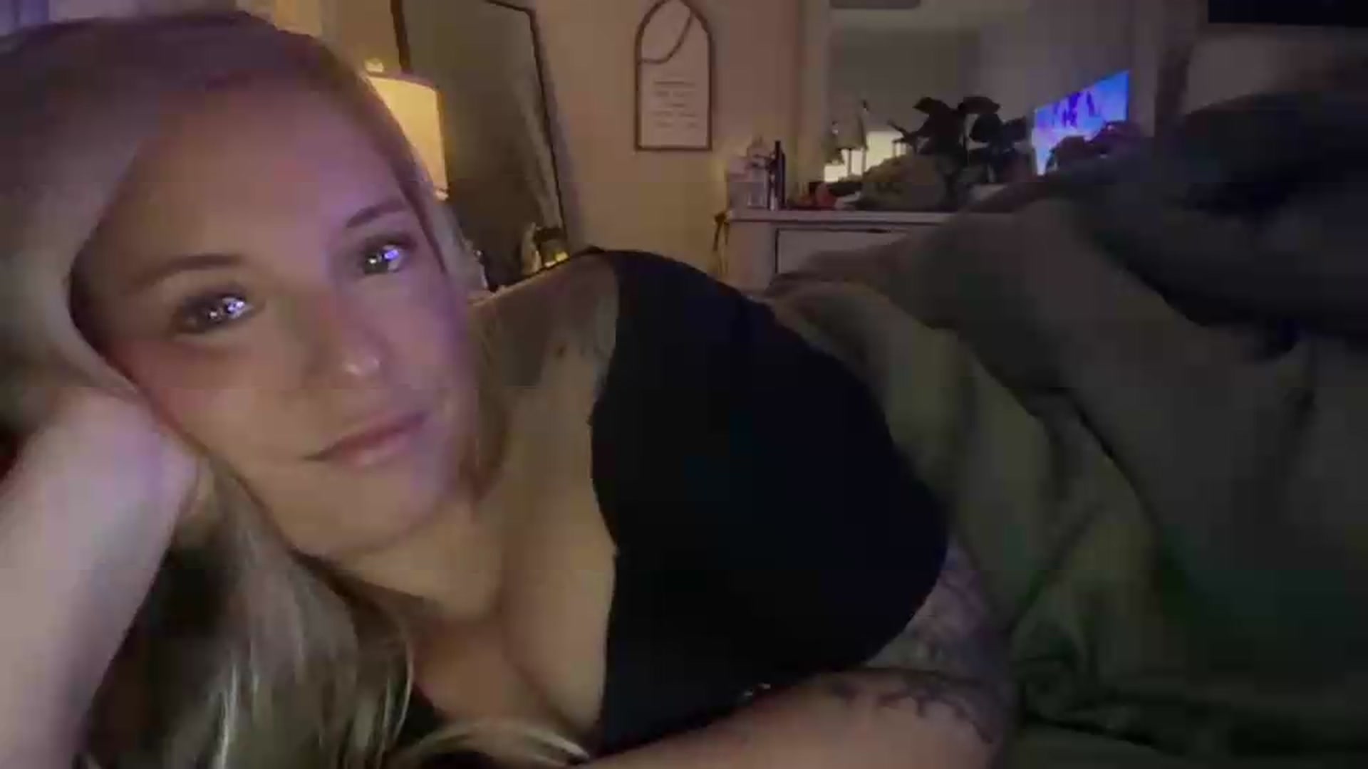 Gallery image thumbnail from JennaLynn784's myfreecams stream on, 07/29/2026, 02:14 image 13 of 20