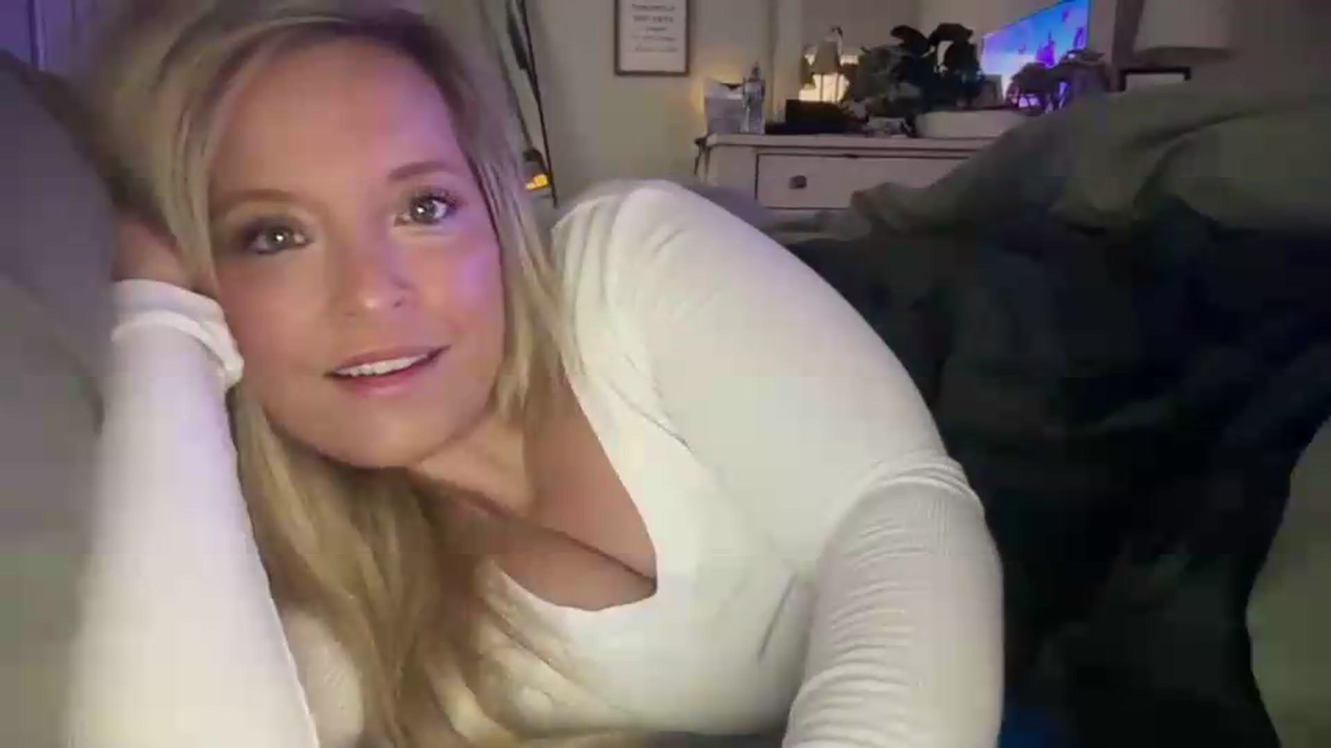 Gallery image thumbnail from JennaLynn784's myfreecams stream on, 07/31/2026, 19:18 image 6 of 20
