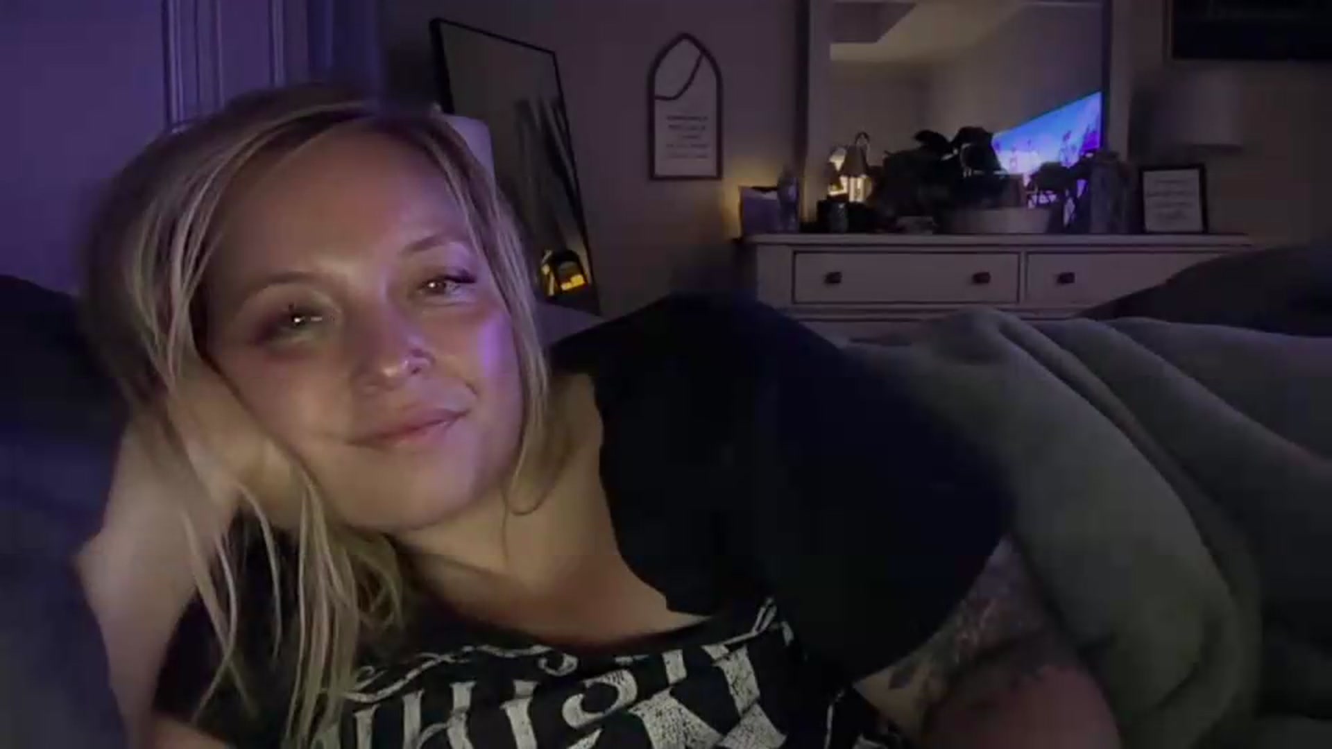 Gallery image thumbnail from JennaLynn784's myfreecams stream on, 08/05/2026, 05:49 image 9 of 20