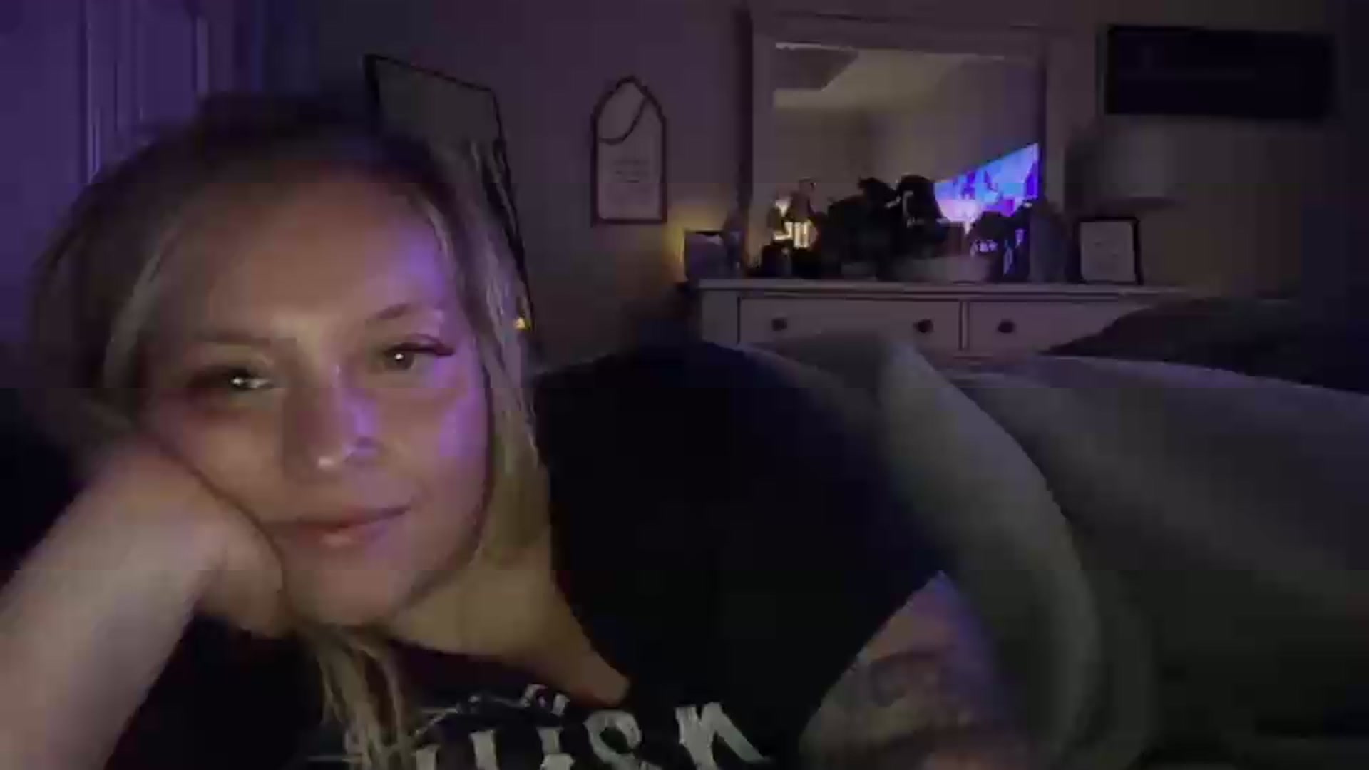 Gallery image thumbnail from JennaLynn784's myfreecams stream on, 08/05/2026, 05:49 image 1 of 20
