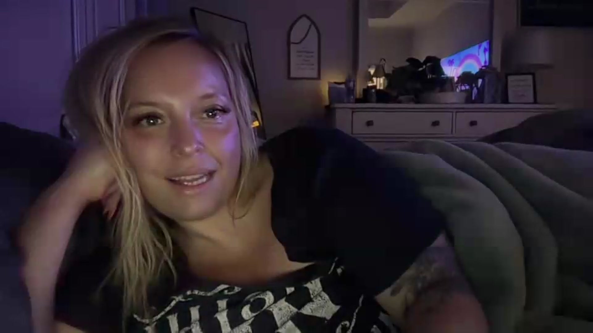 Gallery image thumbnail from JennaLynn784's myfreecams stream on, 08/05/2026, 05:49 image 14 of 20