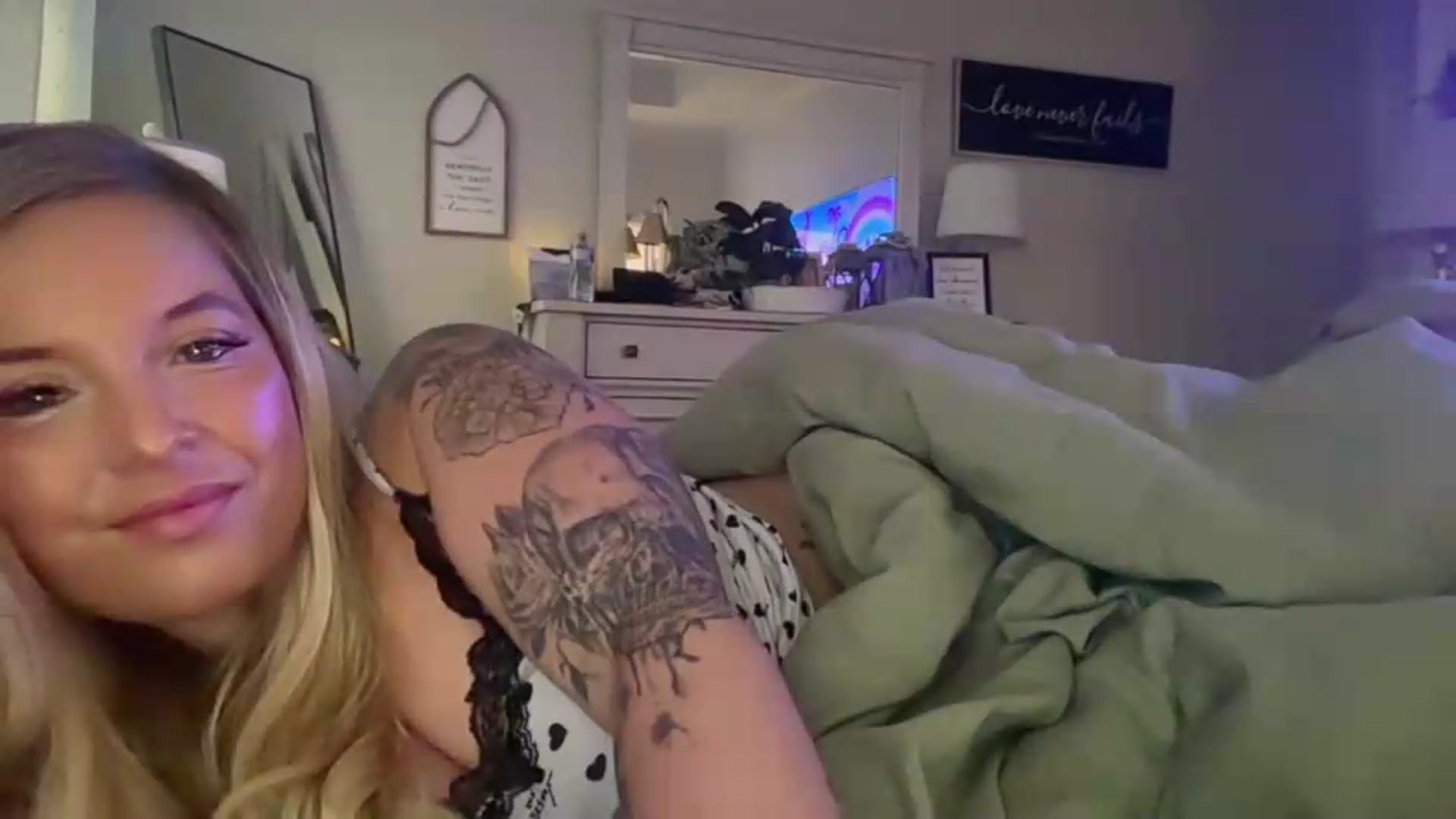 Gallery image thumbnail from JennaLynn784's myfreecams stream on, 08/05/2026, 19:23 image 3 of 20