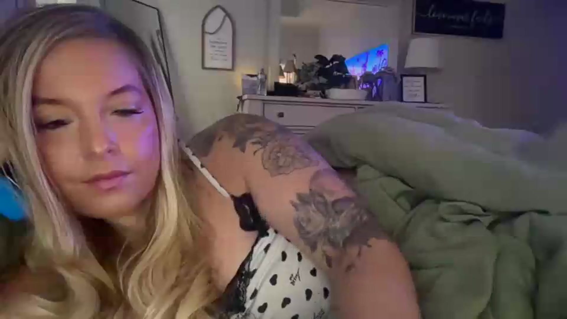 Gallery image thumbnail from JennaLynn784's myfreecams stream on, 08/05/2026, 19:23 image 13 of 20