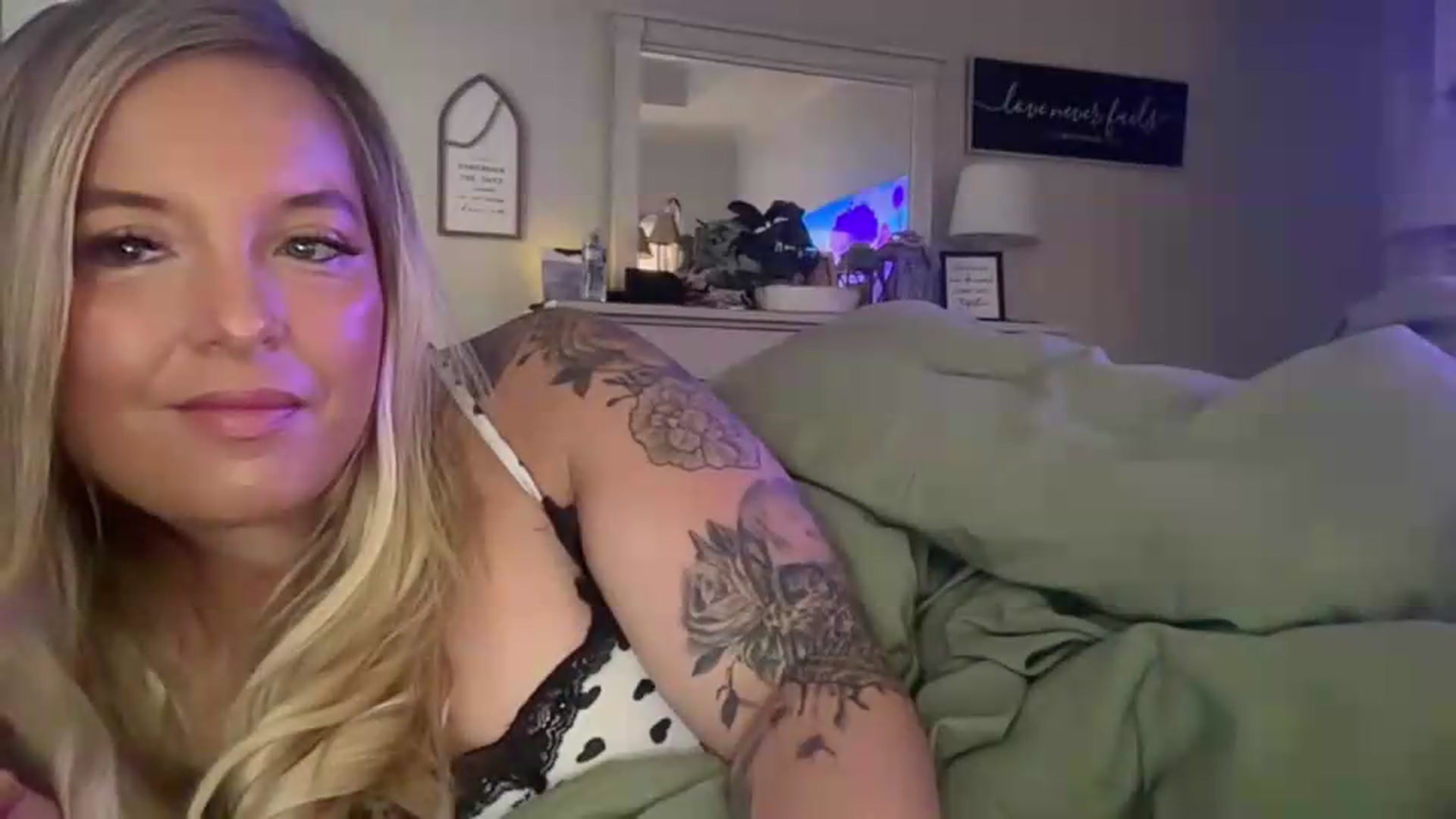 Gallery image thumbnail from JennaLynn784's myfreecams stream on, 08/05/2026, 19:23 image 2 of 20