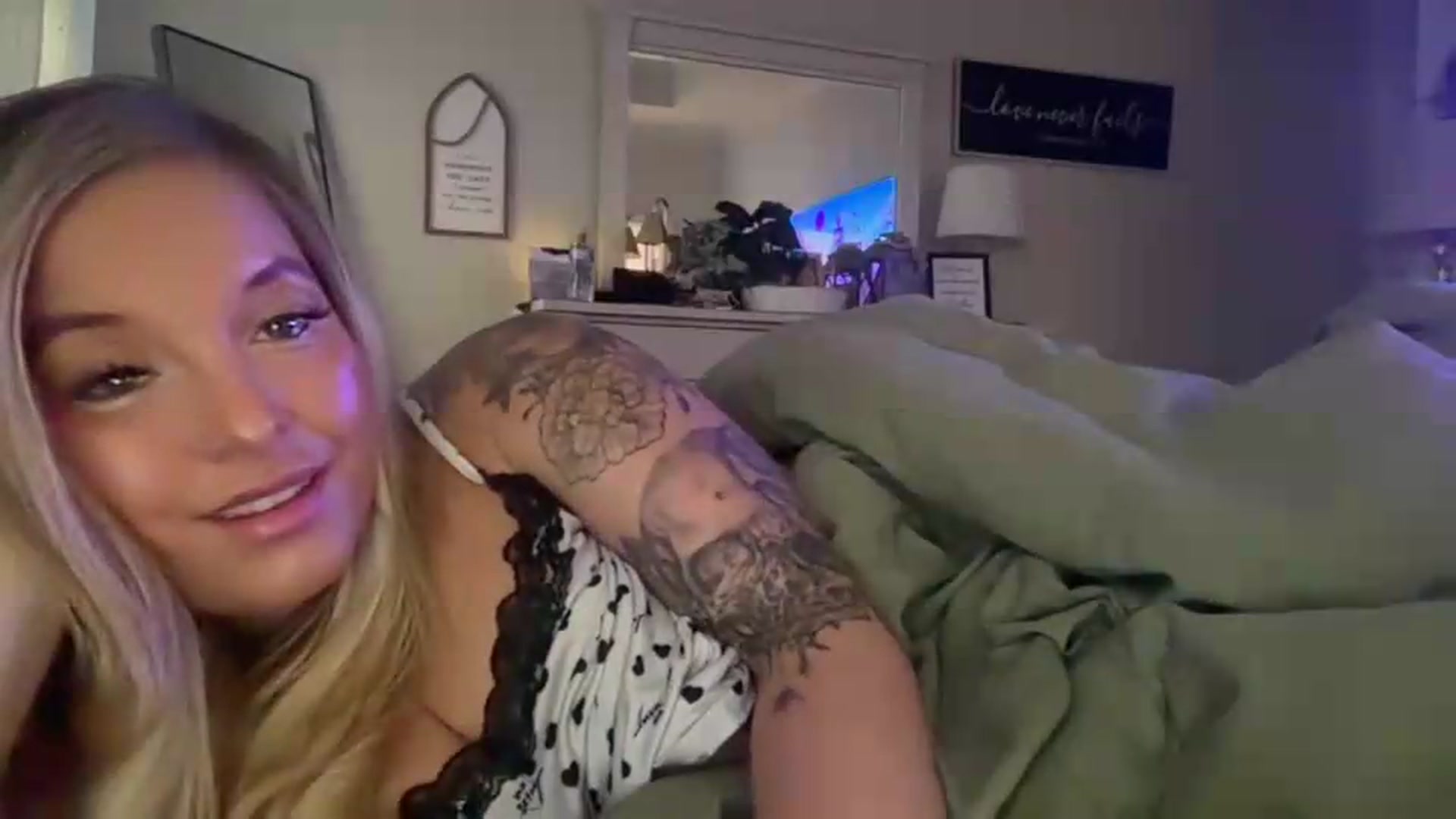 Gallery image thumbnail from JennaLynn784's myfreecams stream on, 08/05/2026, 19:23 image 4 of 20