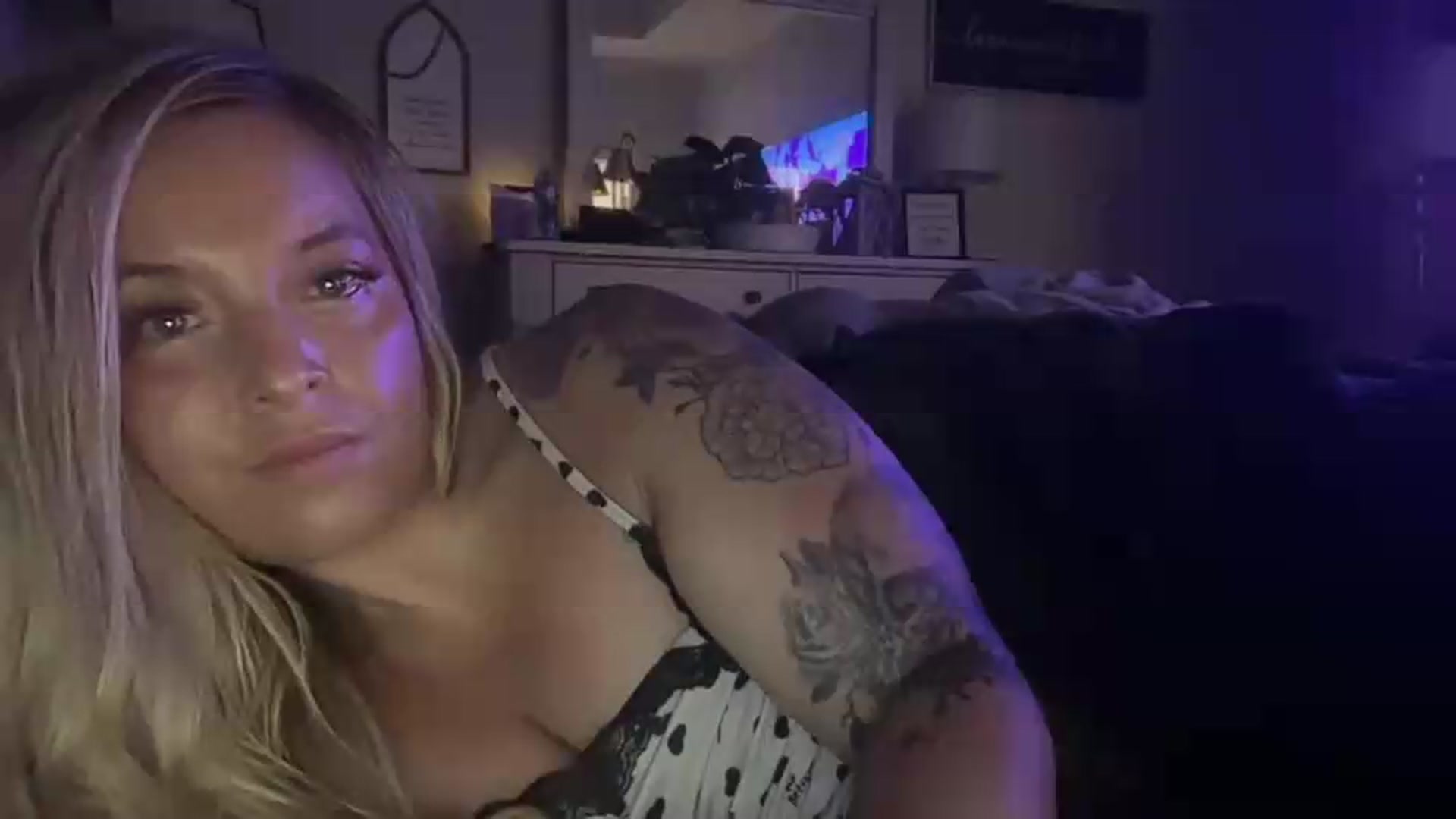 Gallery image thumbnail from JennaLynn784's myfreecams stream on, 08/06/2026, 02:37 image 3 of 20