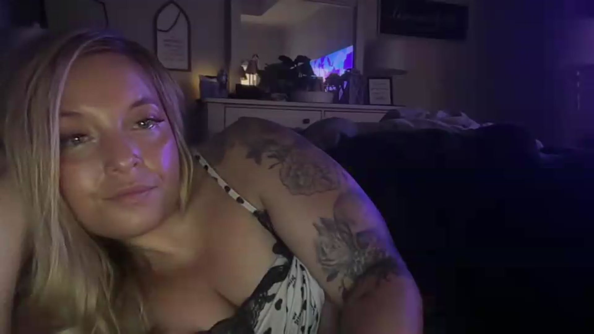 Gallery image thumbnail from JennaLynn784's myfreecams stream on, 08/06/2026, 02:37 image 4 of 20
