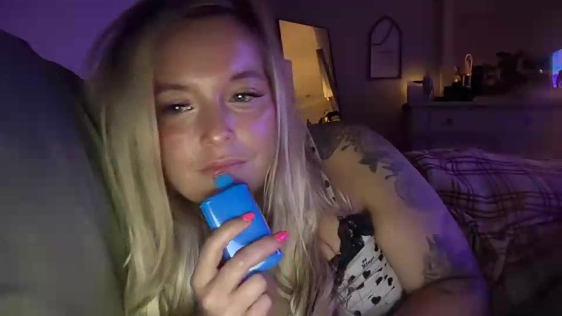 Gallery image thumbnail from JennaLynn784's myfreecams stream on, 08/06/2026, 07:02 image 4 of 20