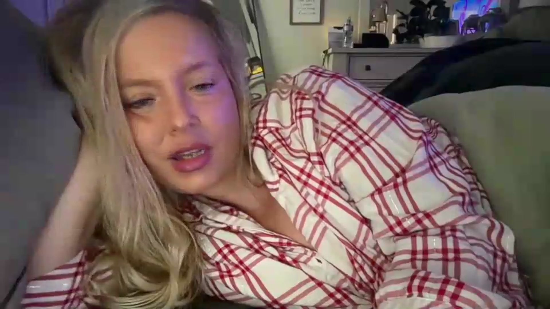 Gallery image thumbnail from JennaLynn784's myfreecams stream on, 08/06/2026, 19:45 image 13 of 20