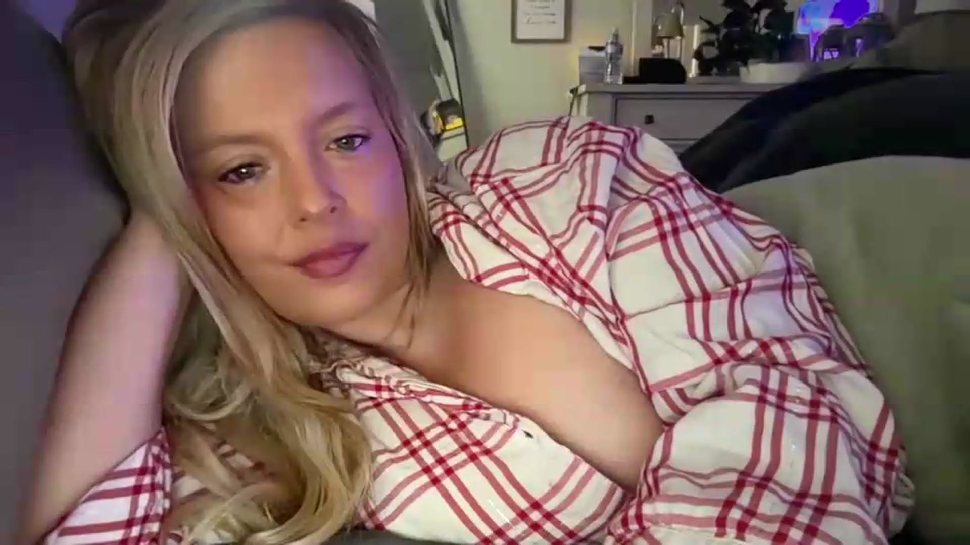 Gallery image thumbnail from JennaLynn784's myfreecams stream on, 08/06/2026, 19:45 image 15 of 20