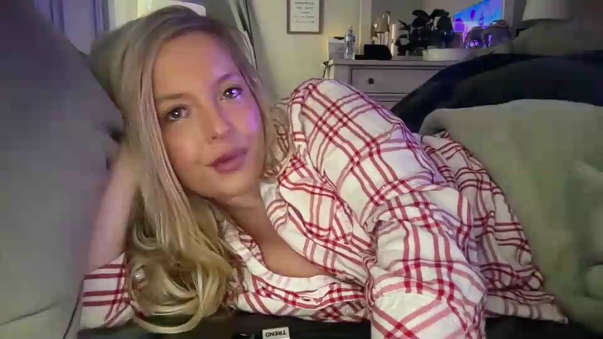 Gallery image thumbnail from JennaLynn784's myfreecams stream on, 08/06/2026, 19:45 image 4 of 20