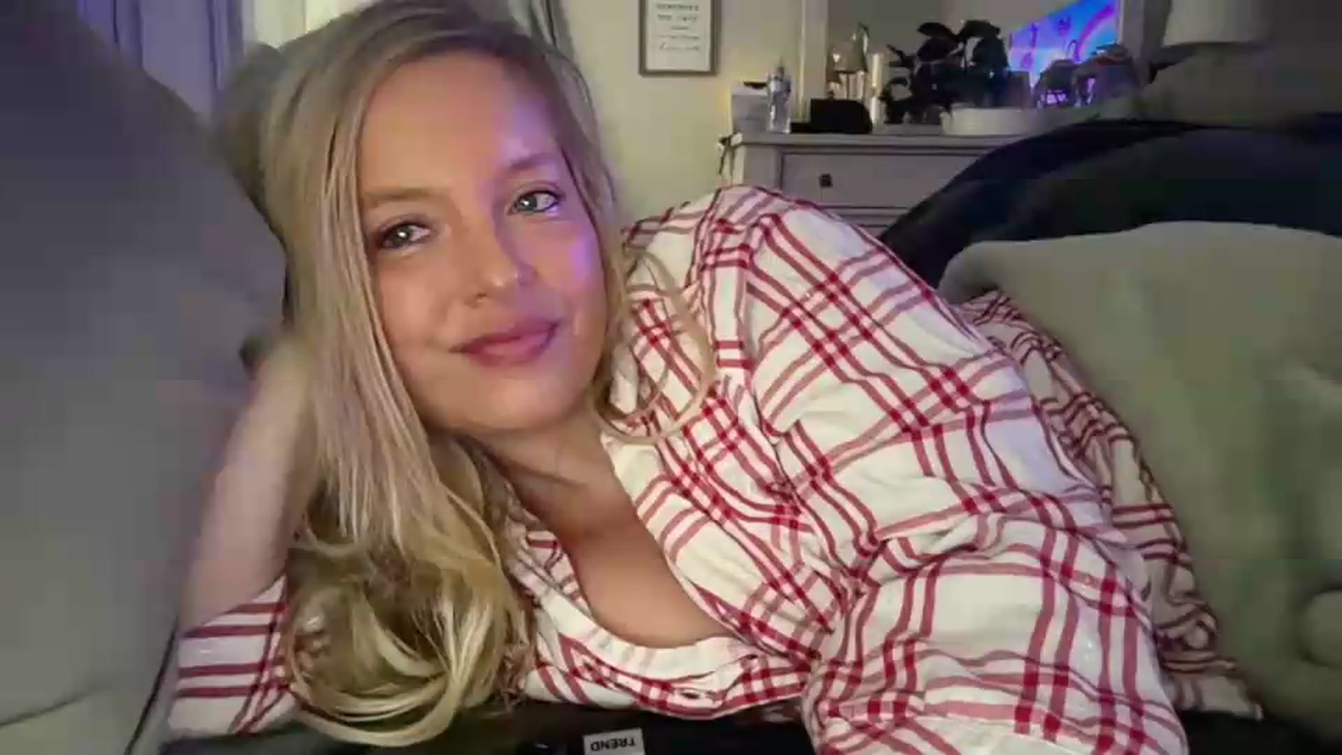 Gallery image thumbnail from JennaLynn784's myfreecams stream on, 08/06/2026, 19:45 image 6 of 20