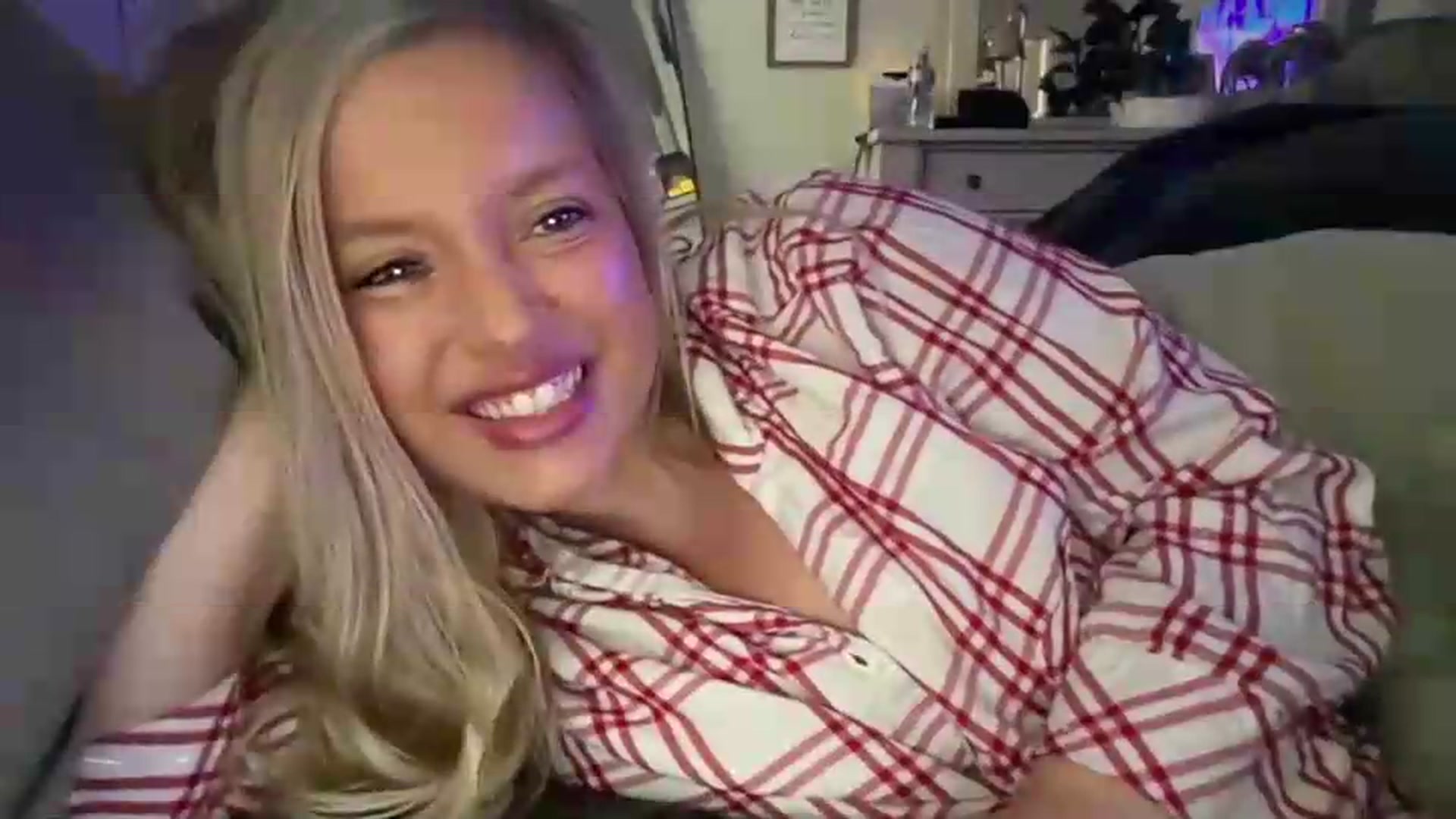 Gallery image thumbnail from JennaLynn784's myfreecams stream on, 08/06/2026, 19:45 image 12 of 20