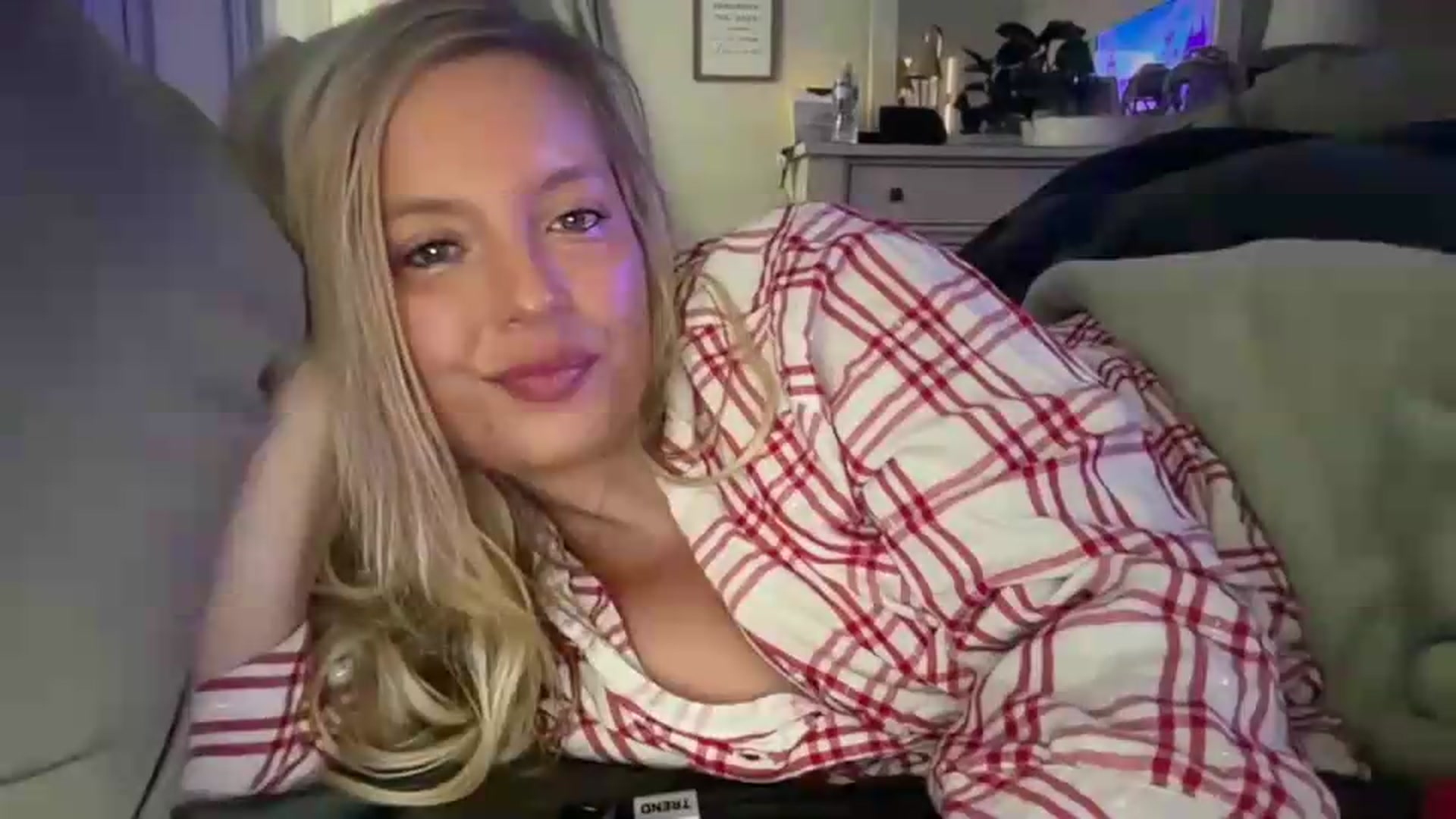 Gallery image thumbnail from JennaLynn784's myfreecams stream on, 08/06/2026, 19:45 image 7 of 20