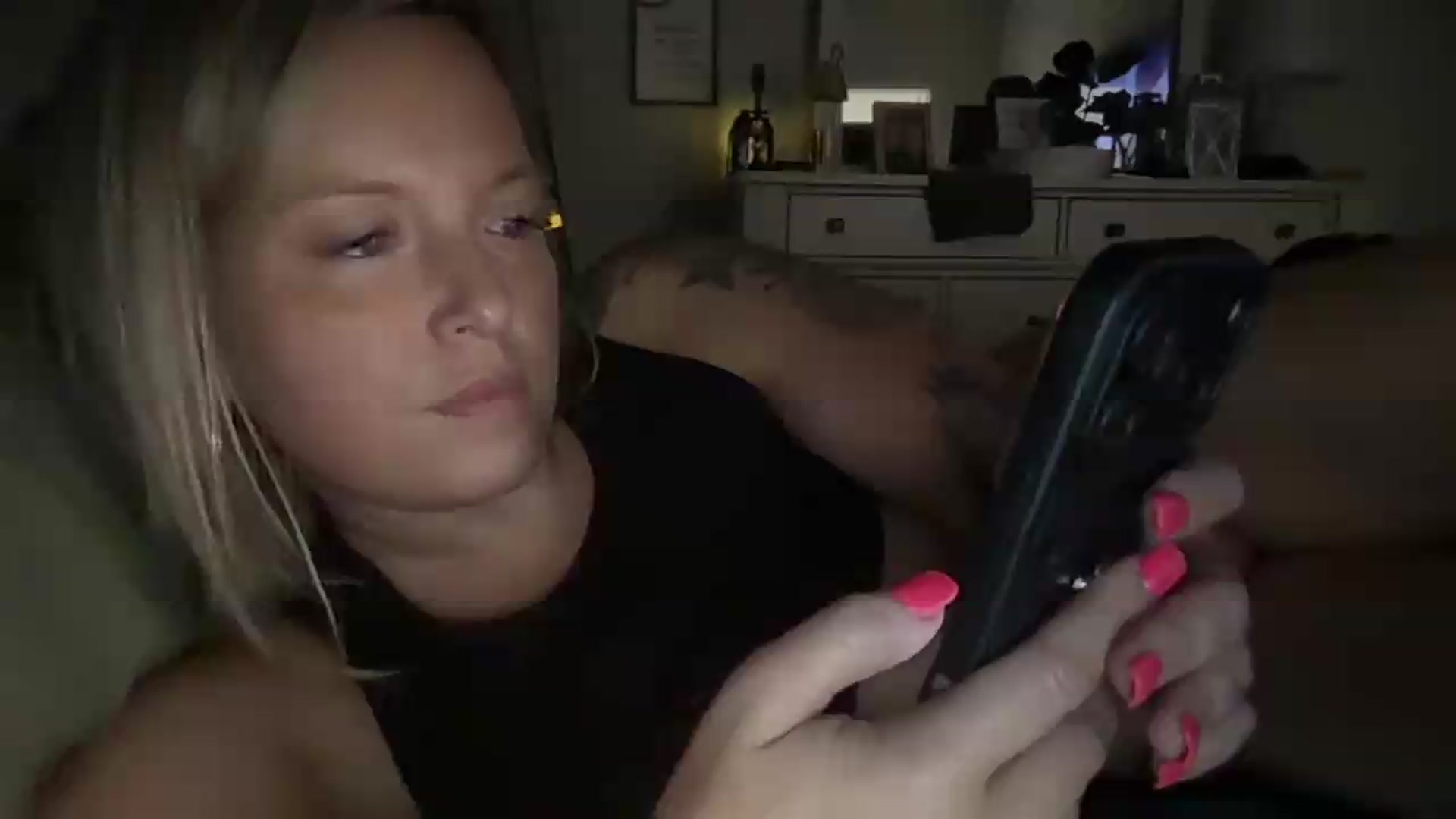 Gallery image thumbnail from JennaLynn784's myfreecams stream on, 08/19/2026, 02:41 image 1 of 20