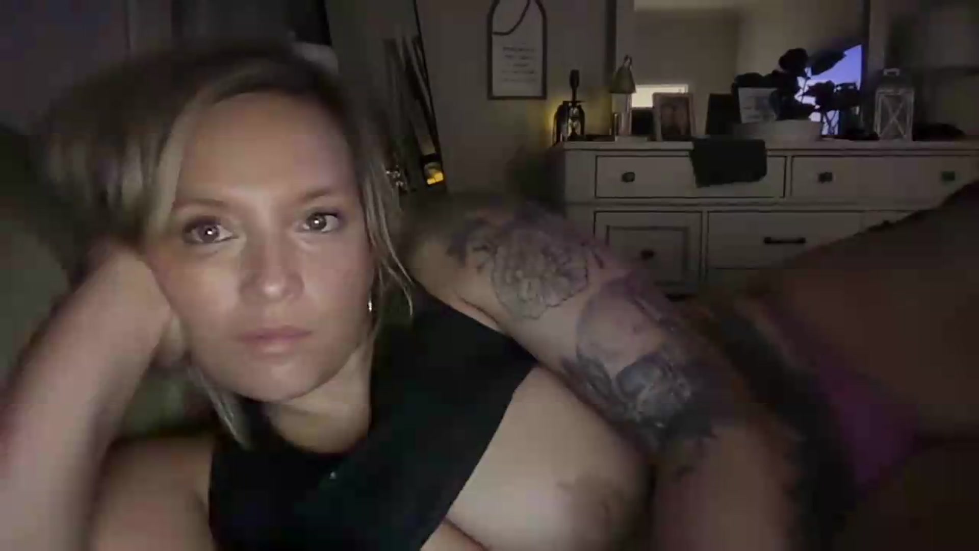 Gallery image thumbnail from JennaLynn784's myfreecams stream on, 08/19/2026, 02:57 image 17 of 20