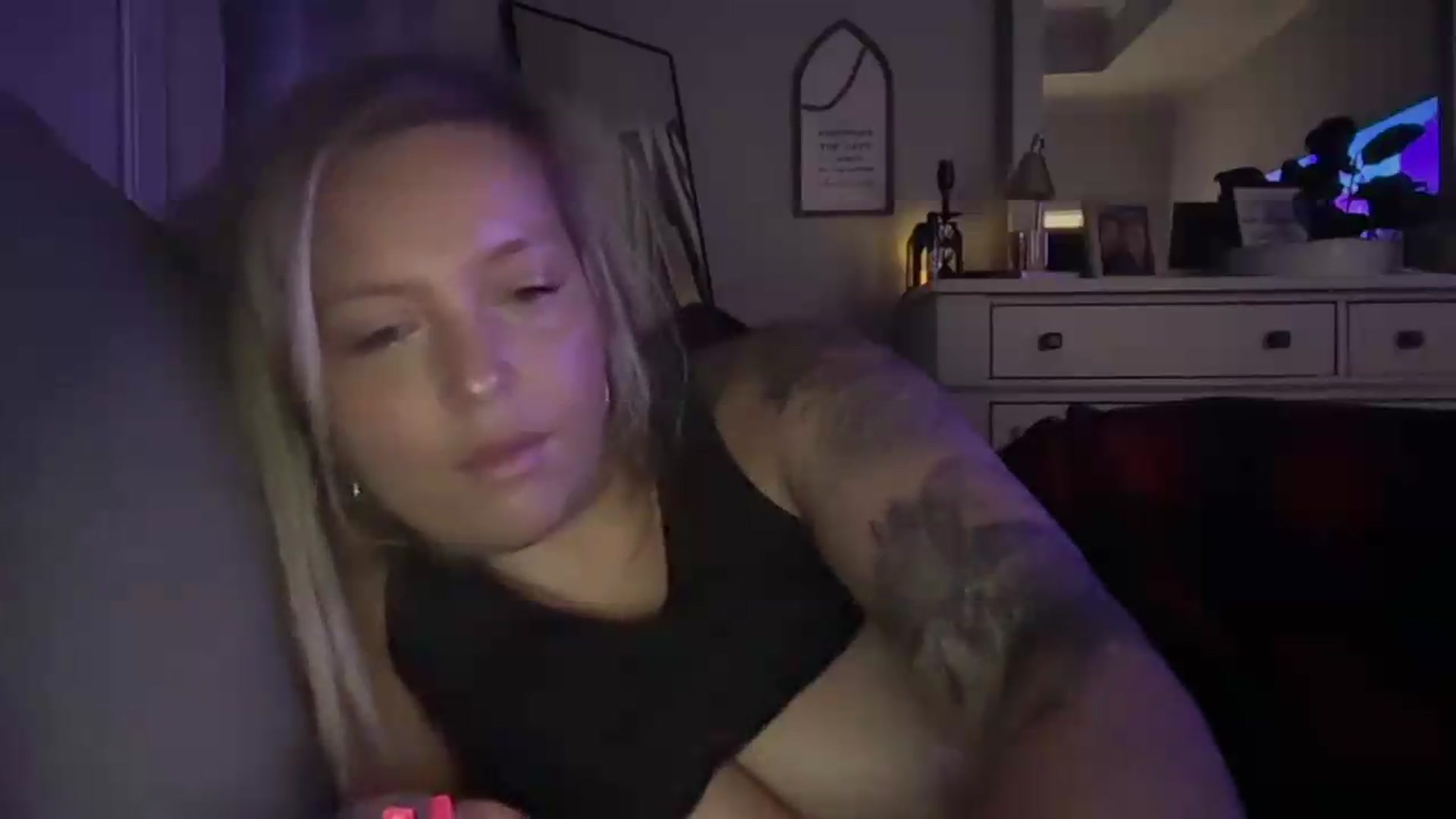 Gallery image thumbnail from JennaLynn784's myfreecams stream on, 08/19/2026, 05:39 image 18 of 20