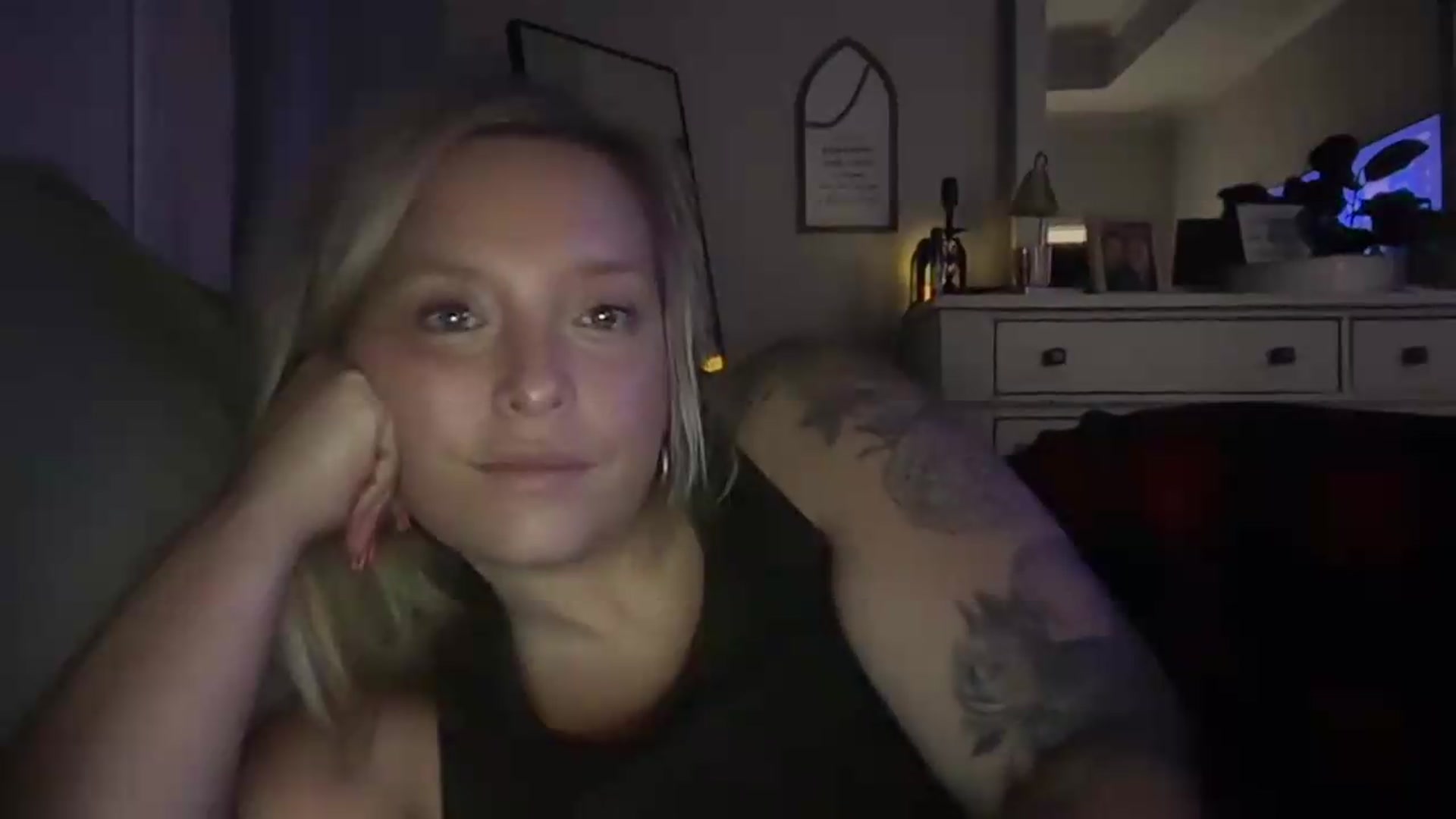 Gallery image thumbnail from JennaLynn784's myfreecams stream on, 08/19/2026, 05:39 image 10 of 20