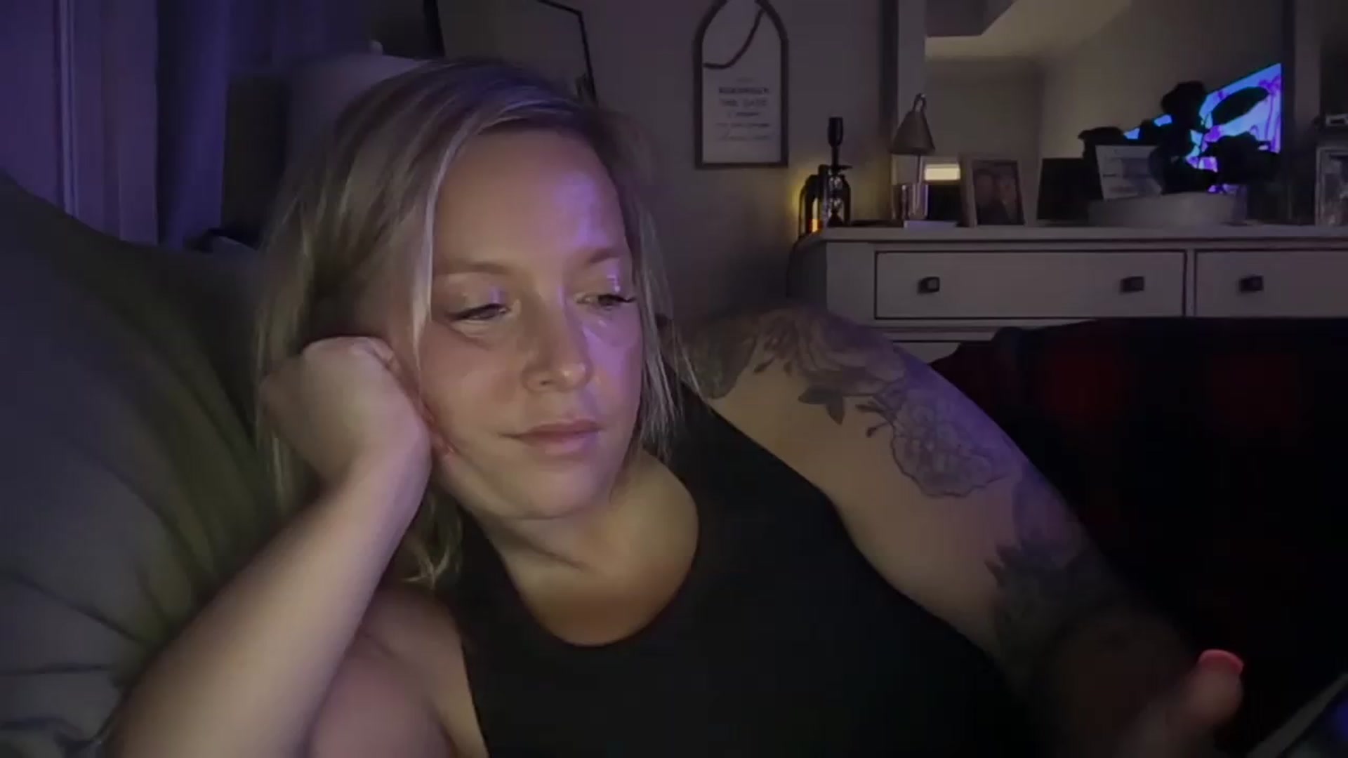 Gallery image thumbnail from JennaLynn784's myfreecams stream on, 08/19/2026, 05:39 image 1 of 20