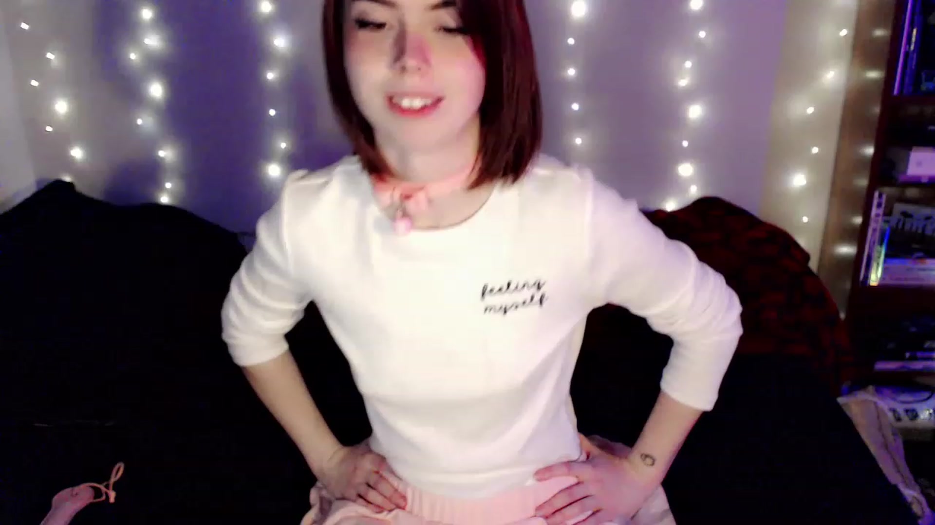 Gallery image thumbnail from JennaRae2k's myfreecams stream on, 11/20/2022, 05:37 image 17 of 20