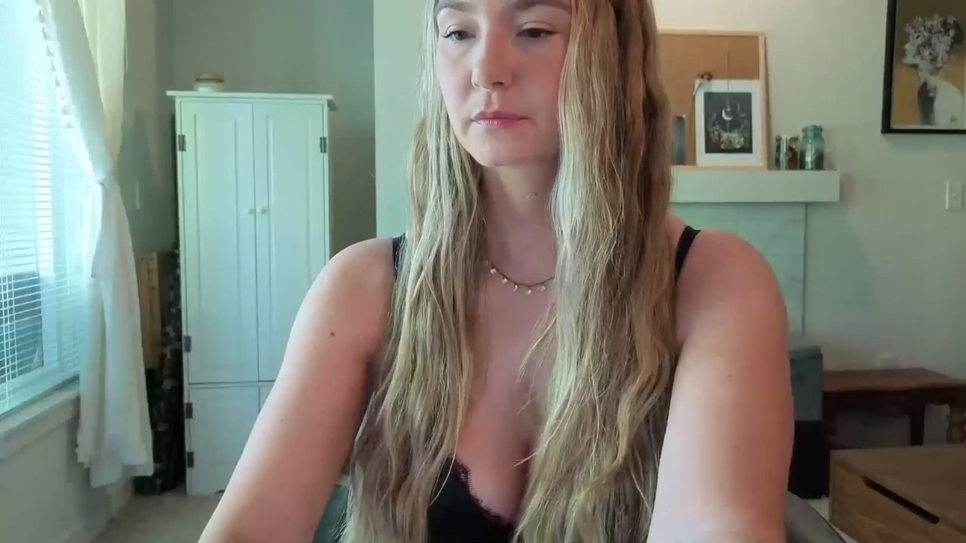 Gallery image thumbnail from Jenna___'s myfreecams stream on, 05/12/2025, 22:34 image 9 of 20