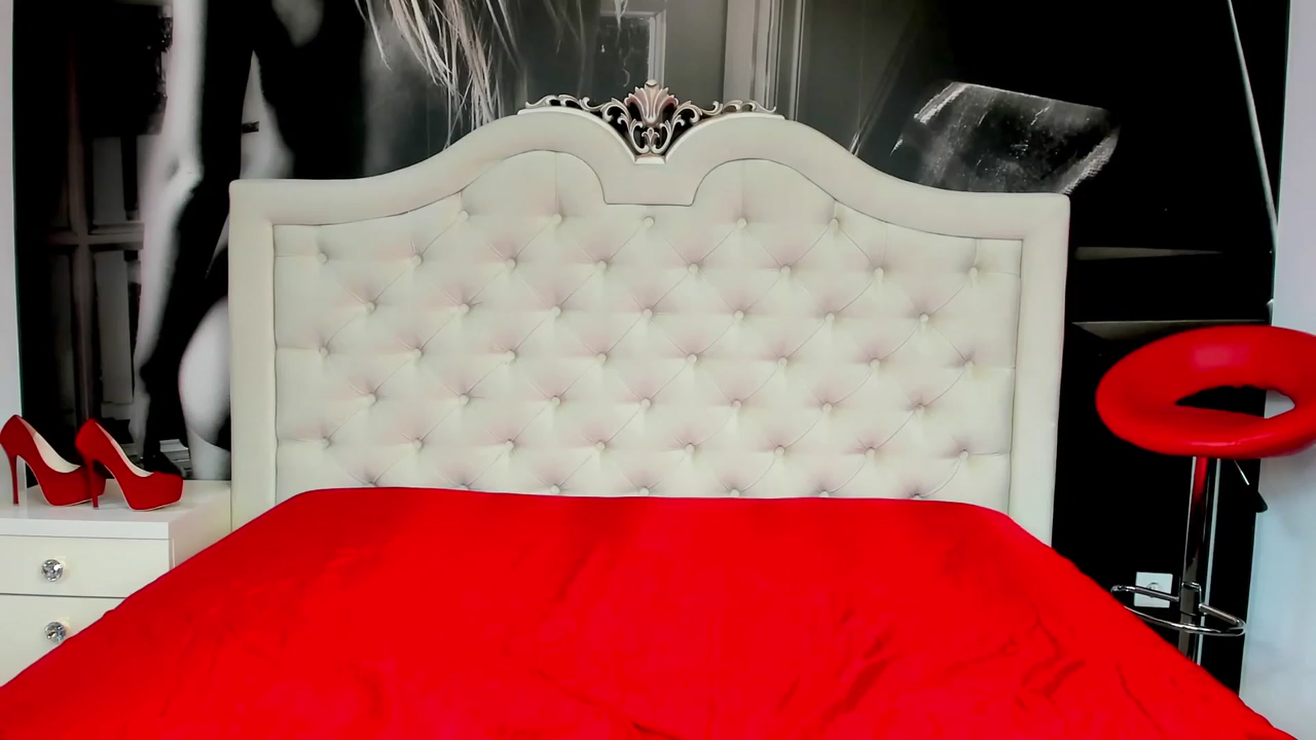Gallery image thumbnail from Jennasweetass's myfreecams stream on, 11/19/2022, 06:08 image 4 of 20