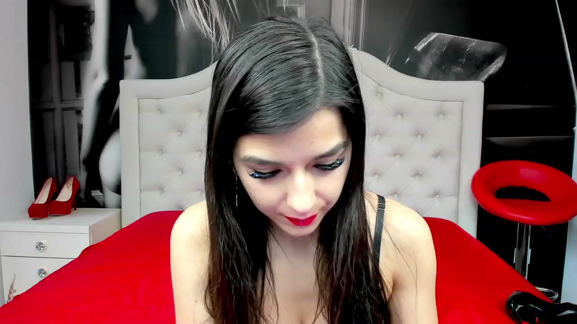 Gallery image thumbnail from Jennasweetass's myfreecams stream on, 11/25/2022, 04:32 image 13 of 20