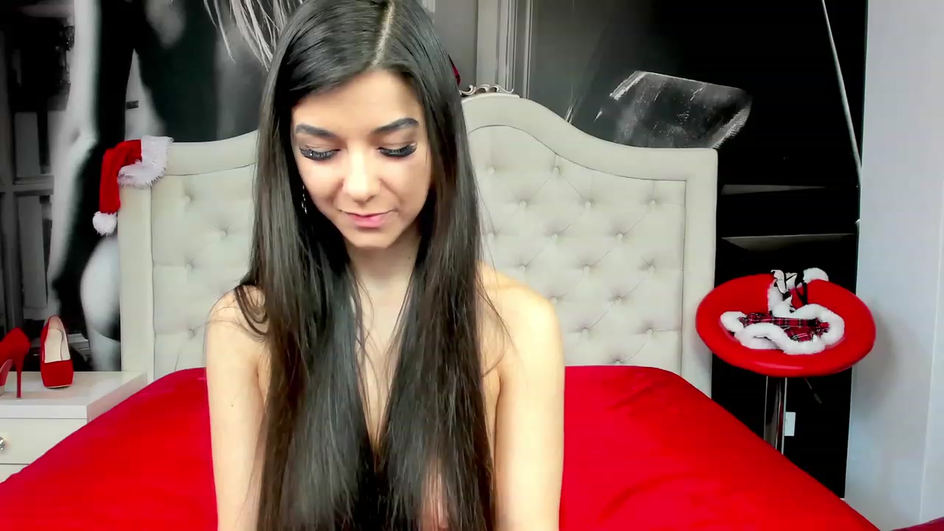 Gallery image thumbnail from Jennasweetass's myfreecams stream on, 12/19/2022, 04:24 image 5 of 20