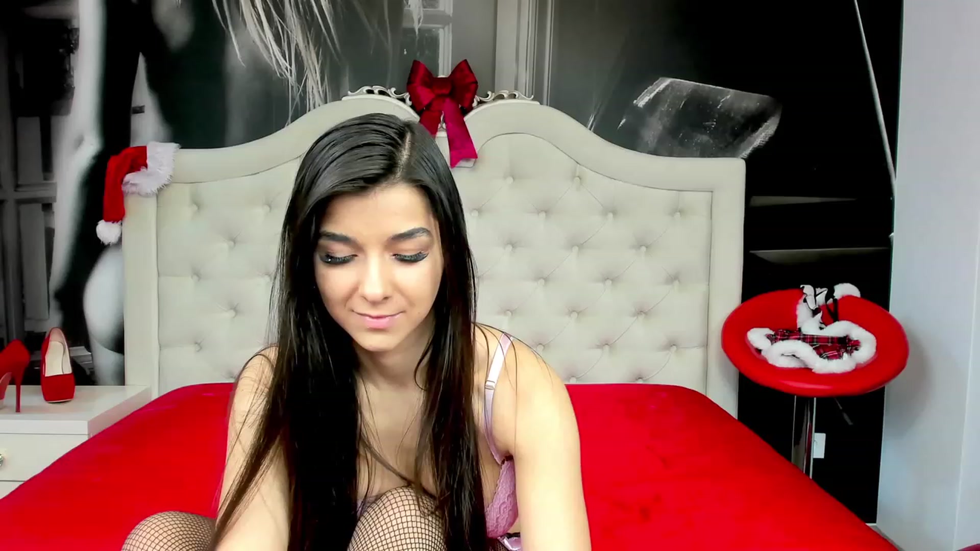 Gallery image thumbnail from Jennasweetass's myfreecams stream on, 12/19/2022, 07:24 image 10 of 20