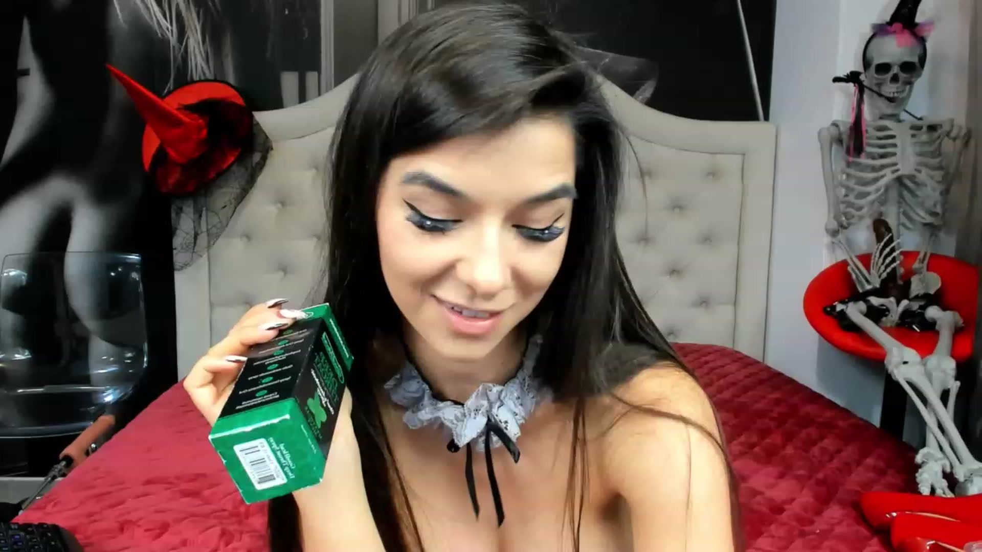 Gallery image thumbnail from Jennasweetass's myfreecams stream on, 10/16/2023, 03:32 image 17 of 20