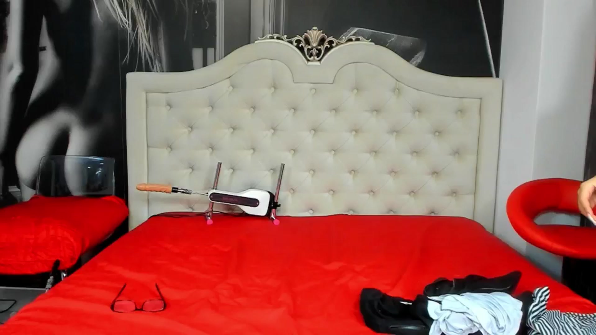 Gallery image thumbnail from Jennasweetass's myfreecams stream on, 12/01/2024, 24:26 image 1 of 20