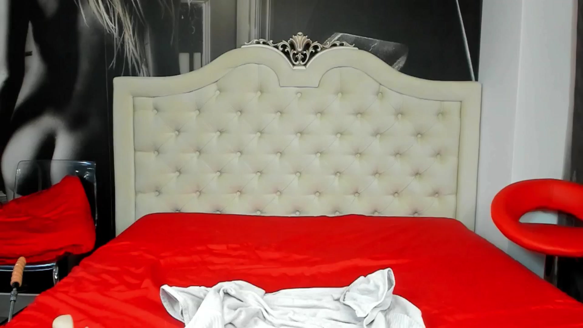 Gallery image thumbnail from Jennasweetass's myfreecams stream on, 12/15/2024, 03:35 image 6 of 20